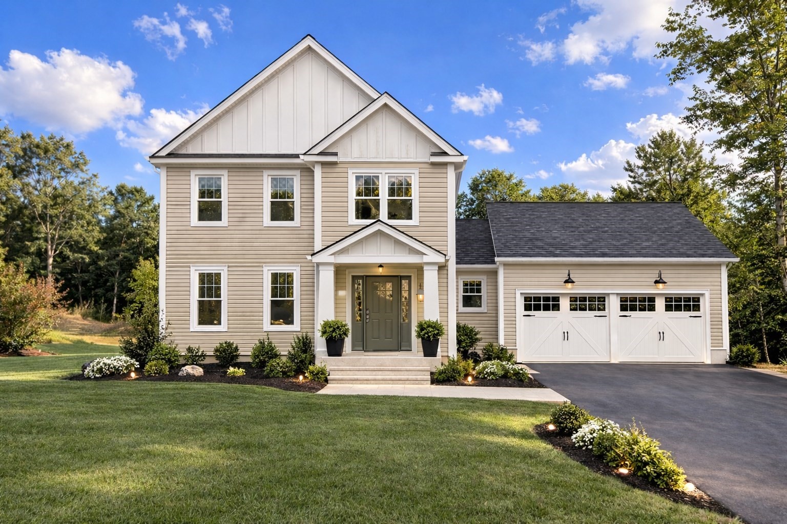 8 White Court, Douglas, MA 01516