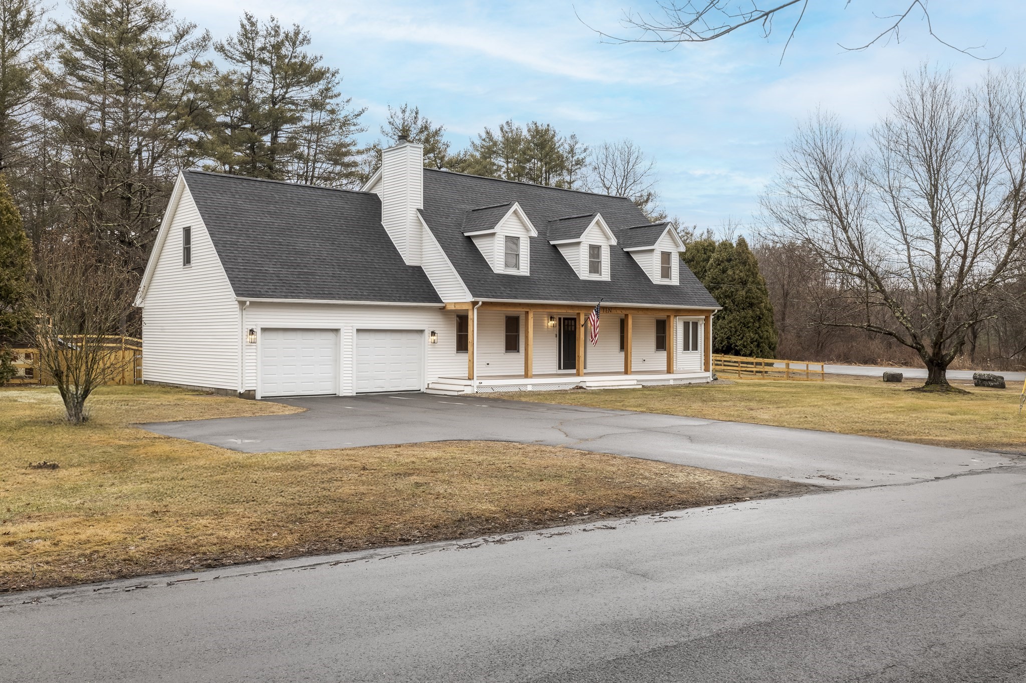 10 Alden St, Ludlow, MA 01056