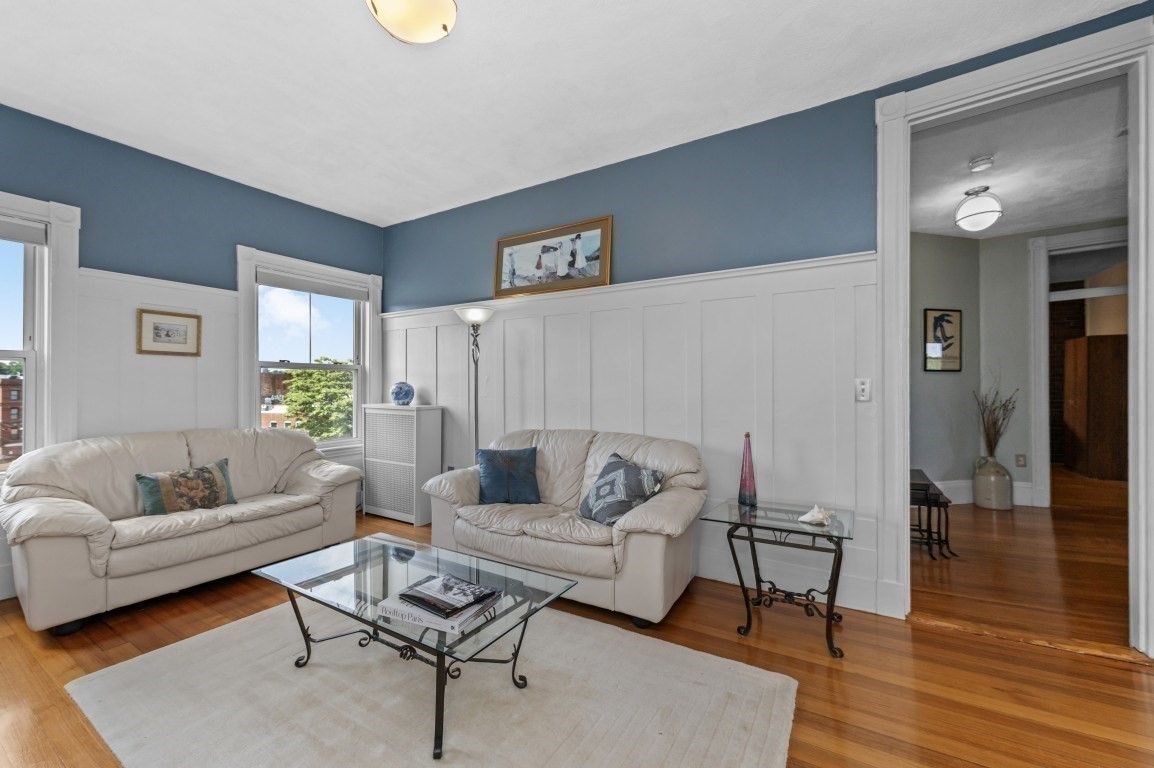 14 Linden St Unit #8, Brookline, MA 02445