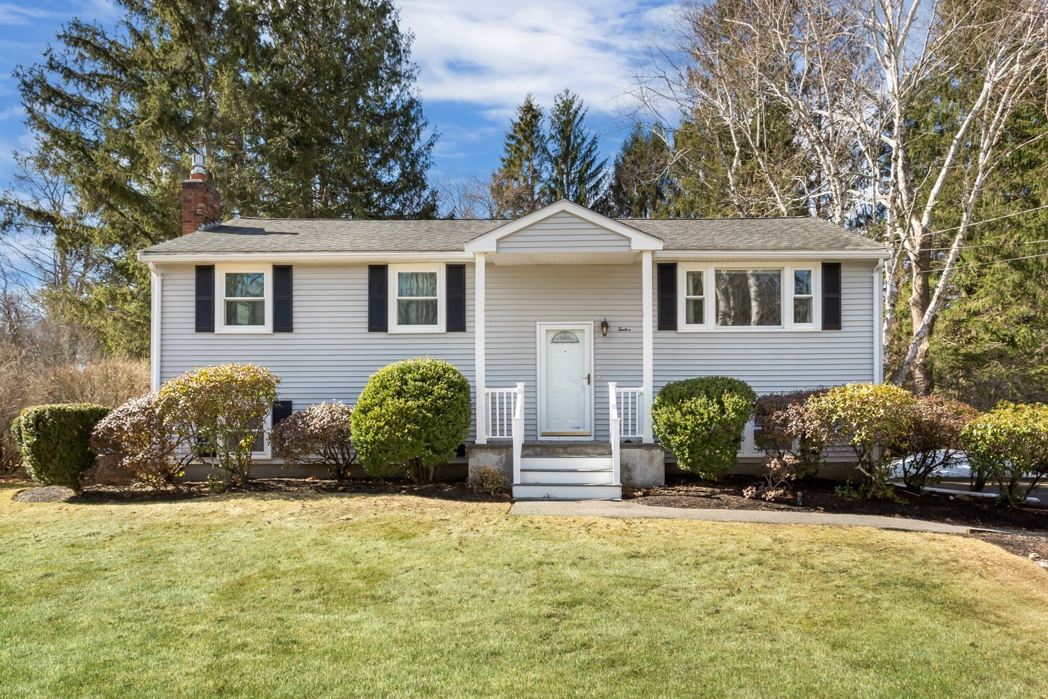 12 Harborwood Dr, Franklin, MA 02038