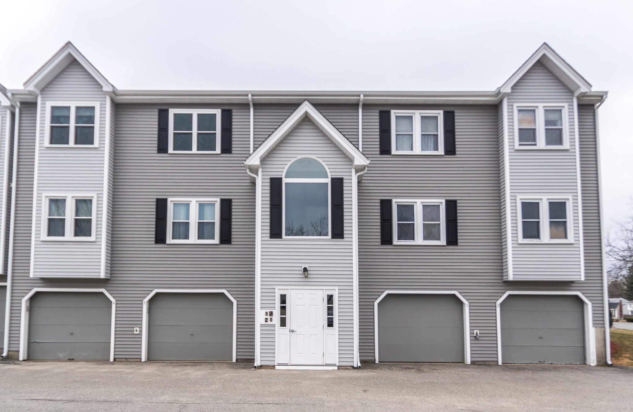 84 Tennis Plaza Road Unit 1, Dracut, MA 01826