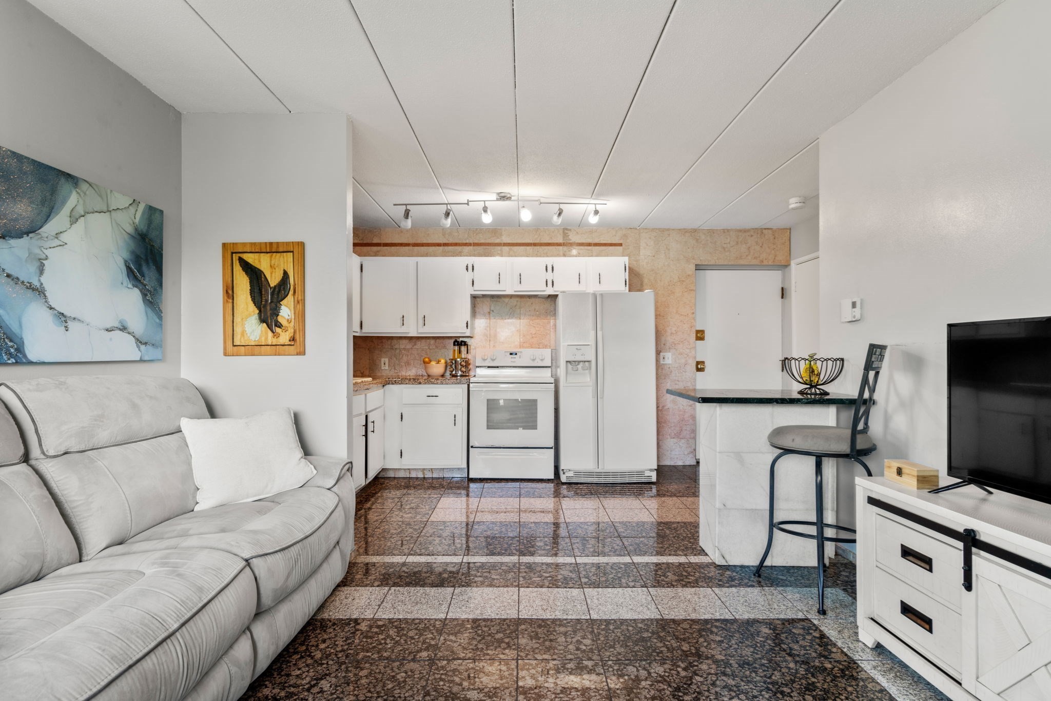 10 Main St Unit 507, Framingham, MA 01702