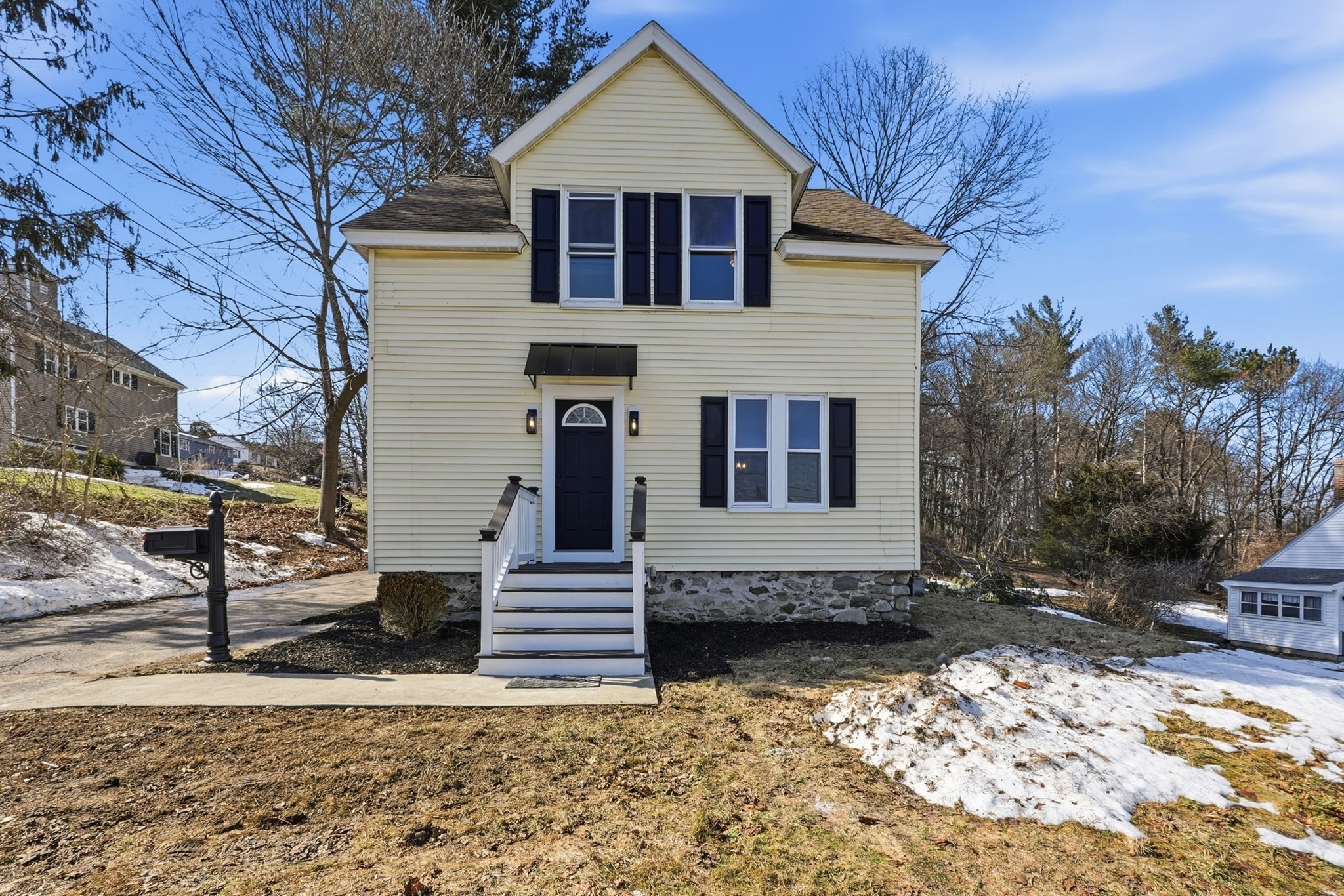 36 Central St, Auburn, MA 01501