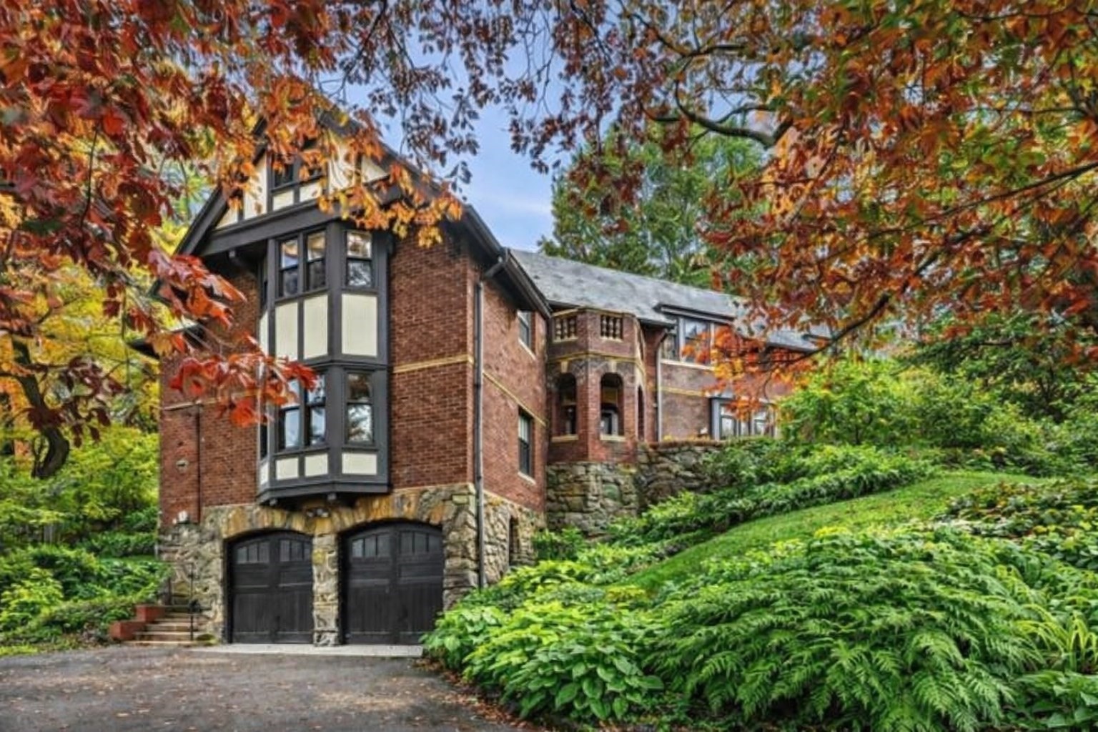 1125 West Roxbury Parkway, Brookline, MA 02467