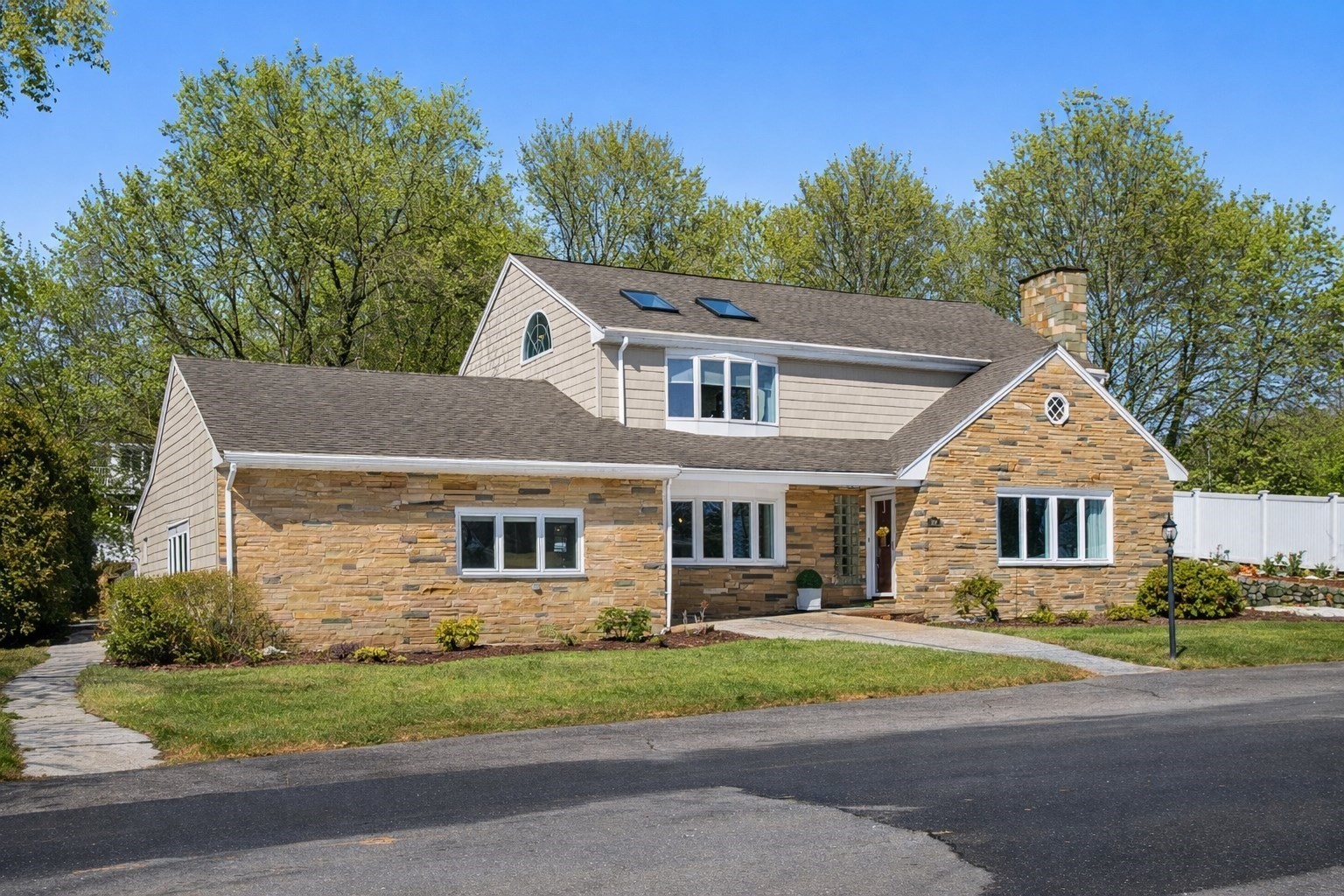 384 Brighton Street, ,  92478