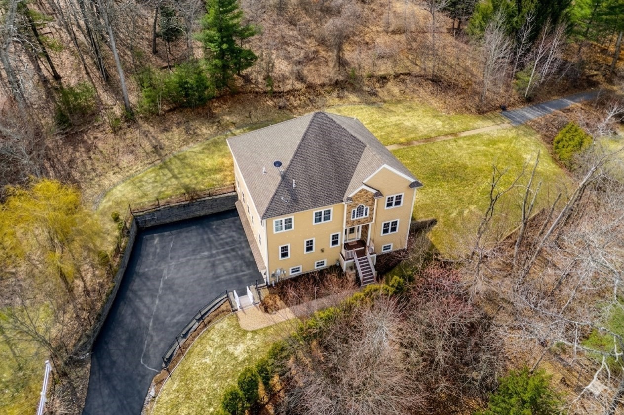 98 Walnut Street, Shrewsbury, MA 01545