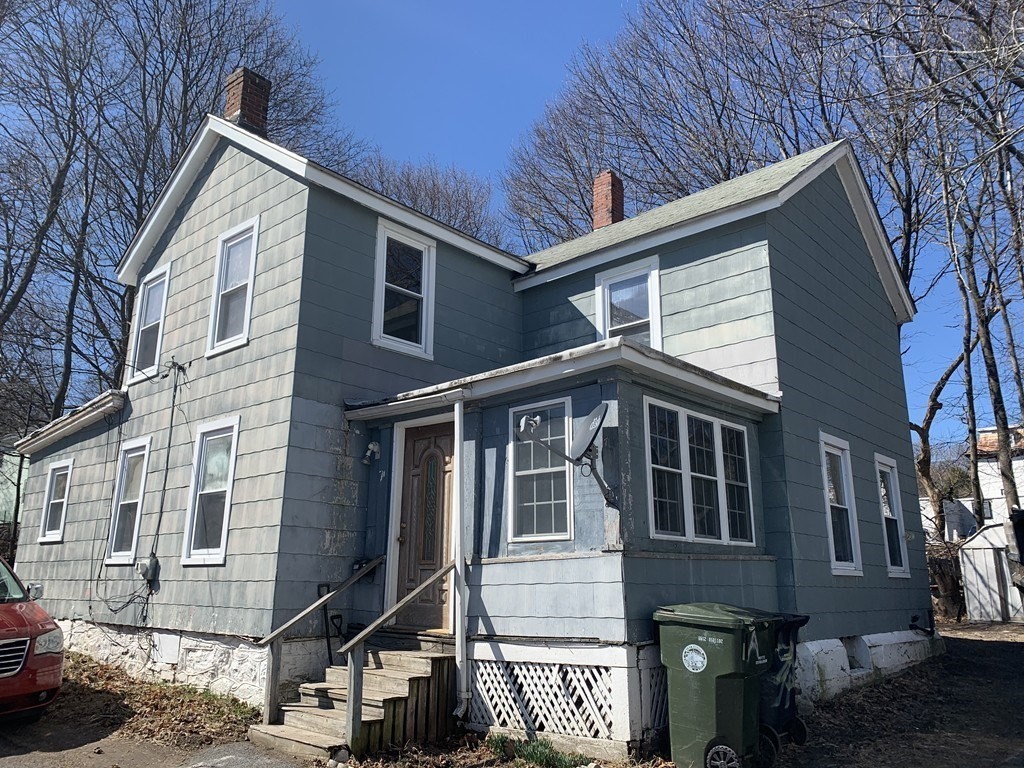 7 Versailles St, Marlborough, MA 01752