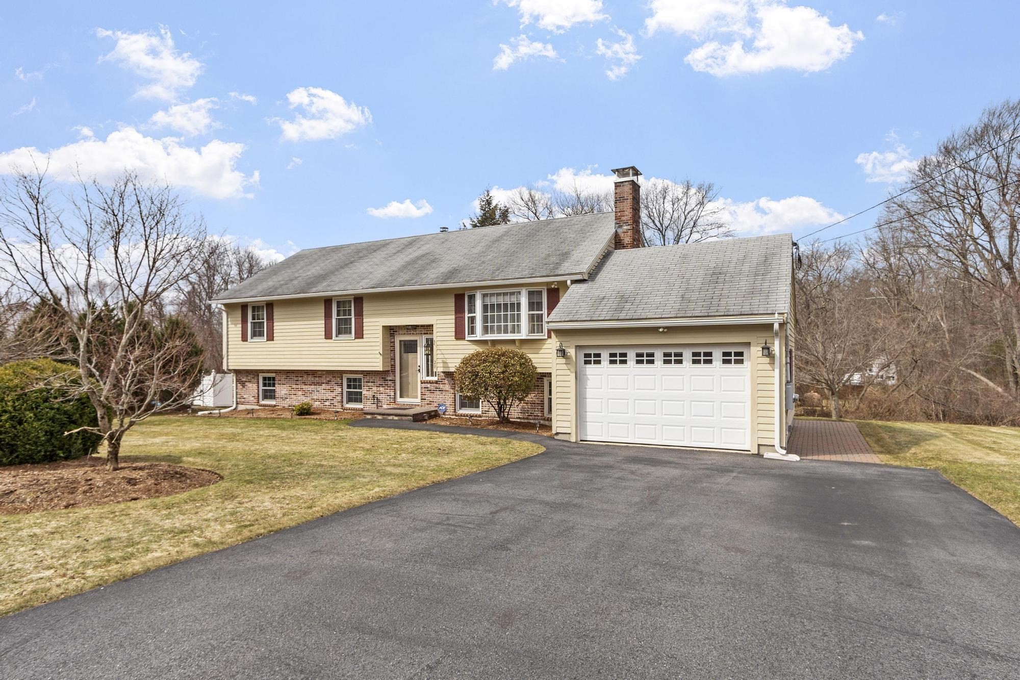 20 Hood Road, Tewksbury, MA 01876