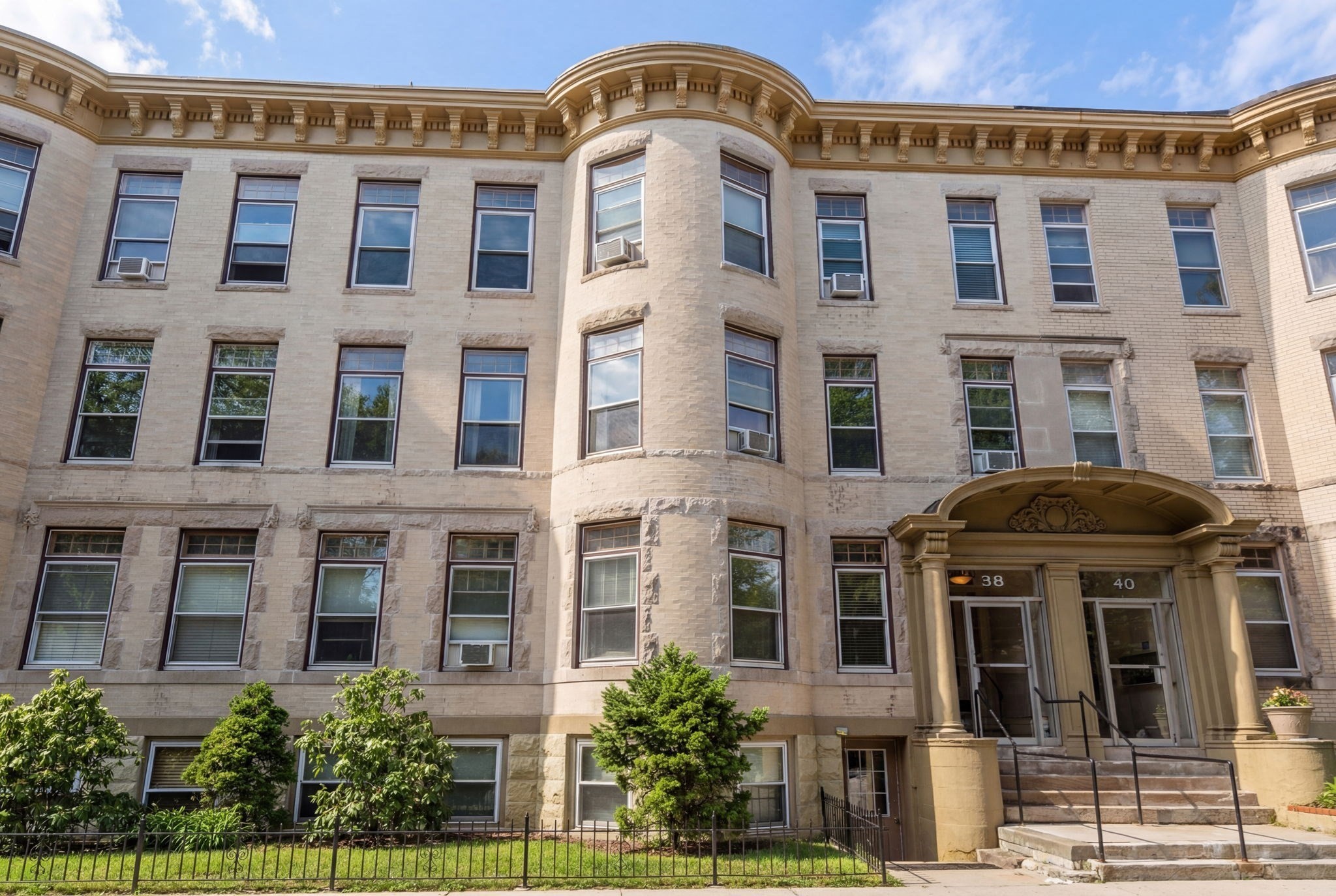 38 Winchester Street Unit 4, Brookline, MA 02446