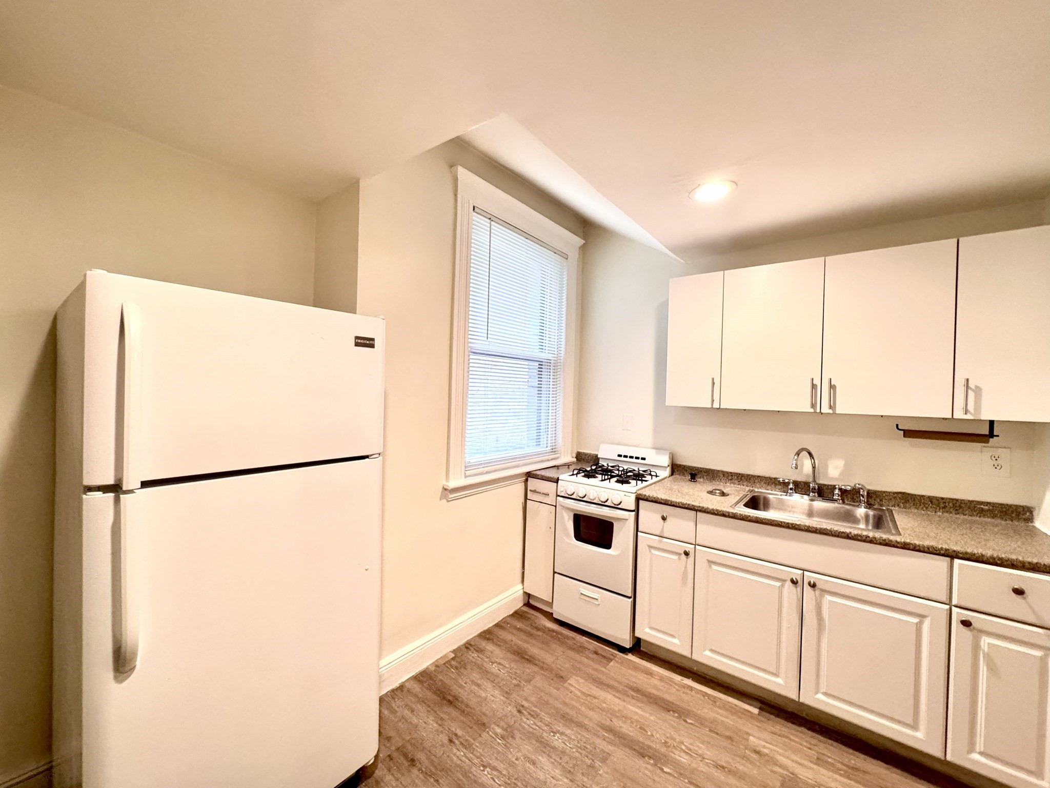 28 Sidlaw Rd Unit 2, Boston College, Boston, MA 02135 - Image 4