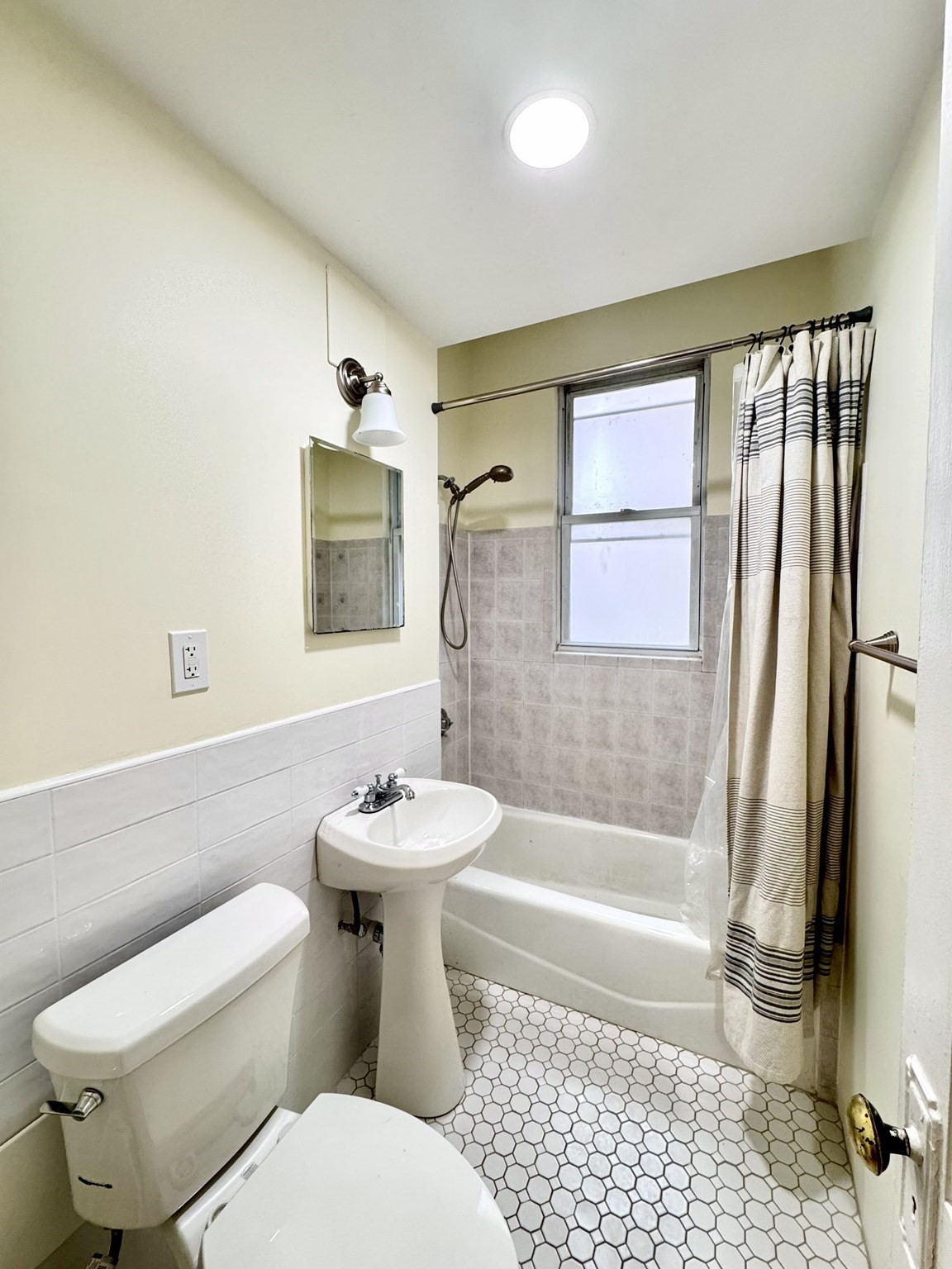 28 Sidlaw Rd Unit 2, Boston College, Boston, MA 02135 - Image 7