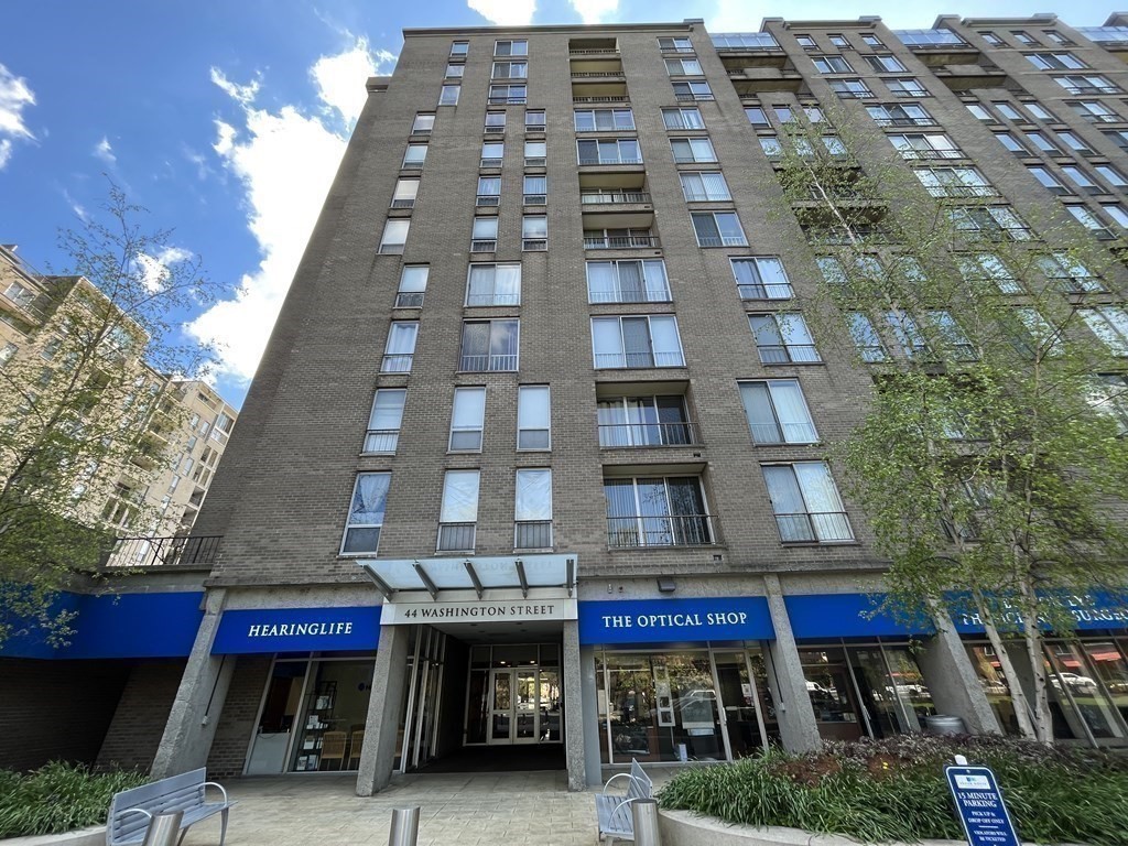 44 Washington St Unit 508, Brookline, MA 02445