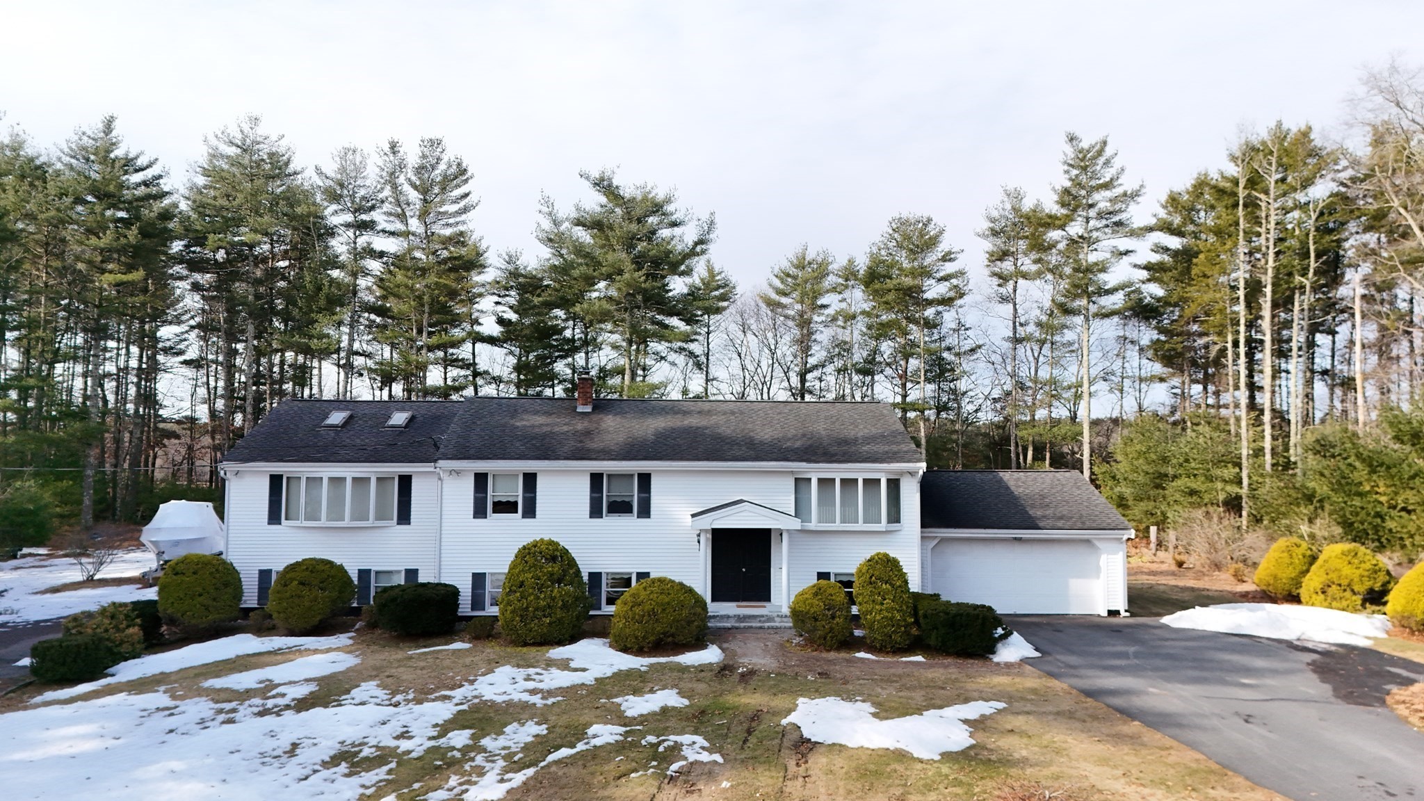 7 Randall Rd, Rochester, MA 02770