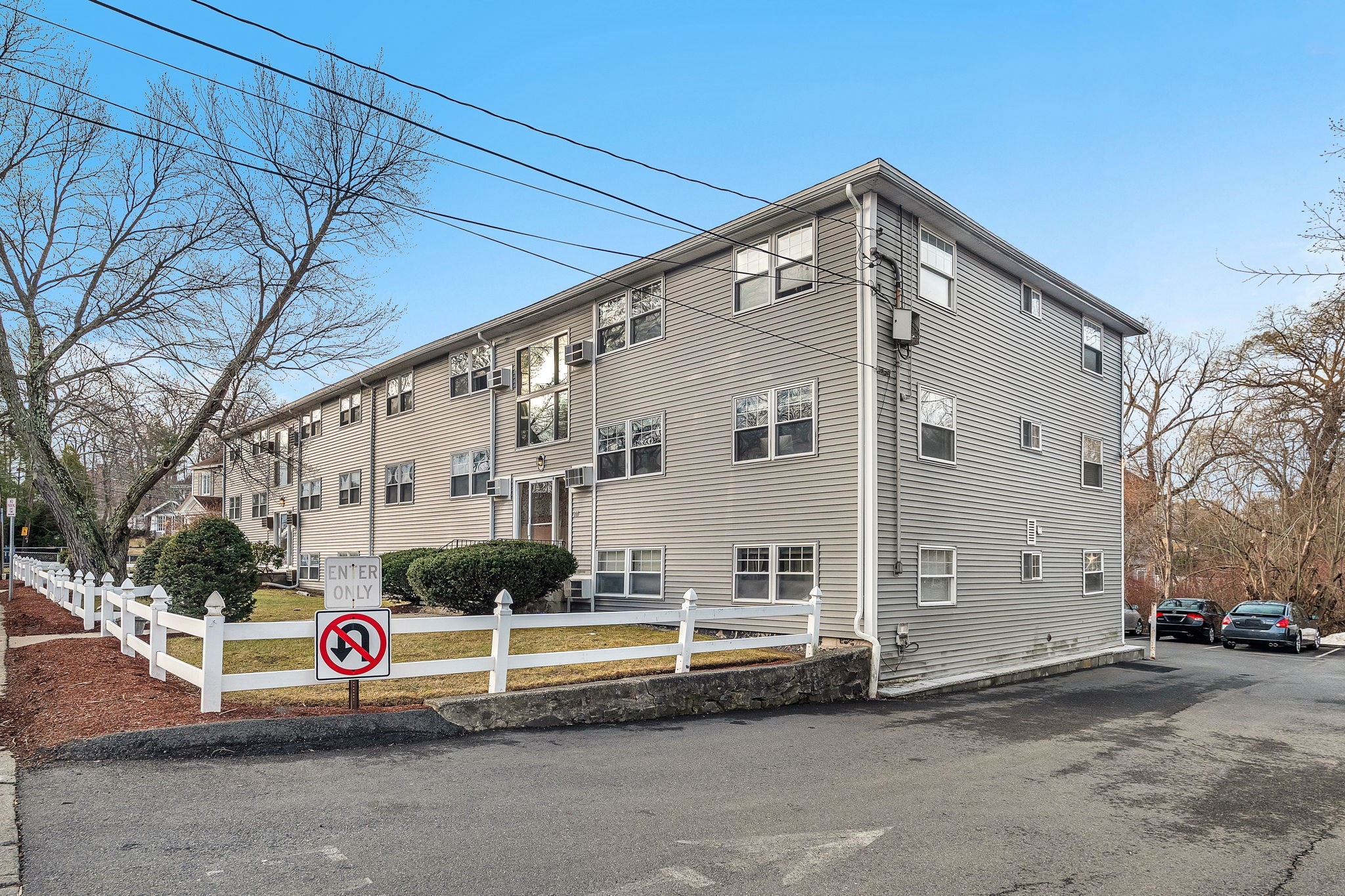 177 Franklin St Unit 2, Stoneham, MA 02180