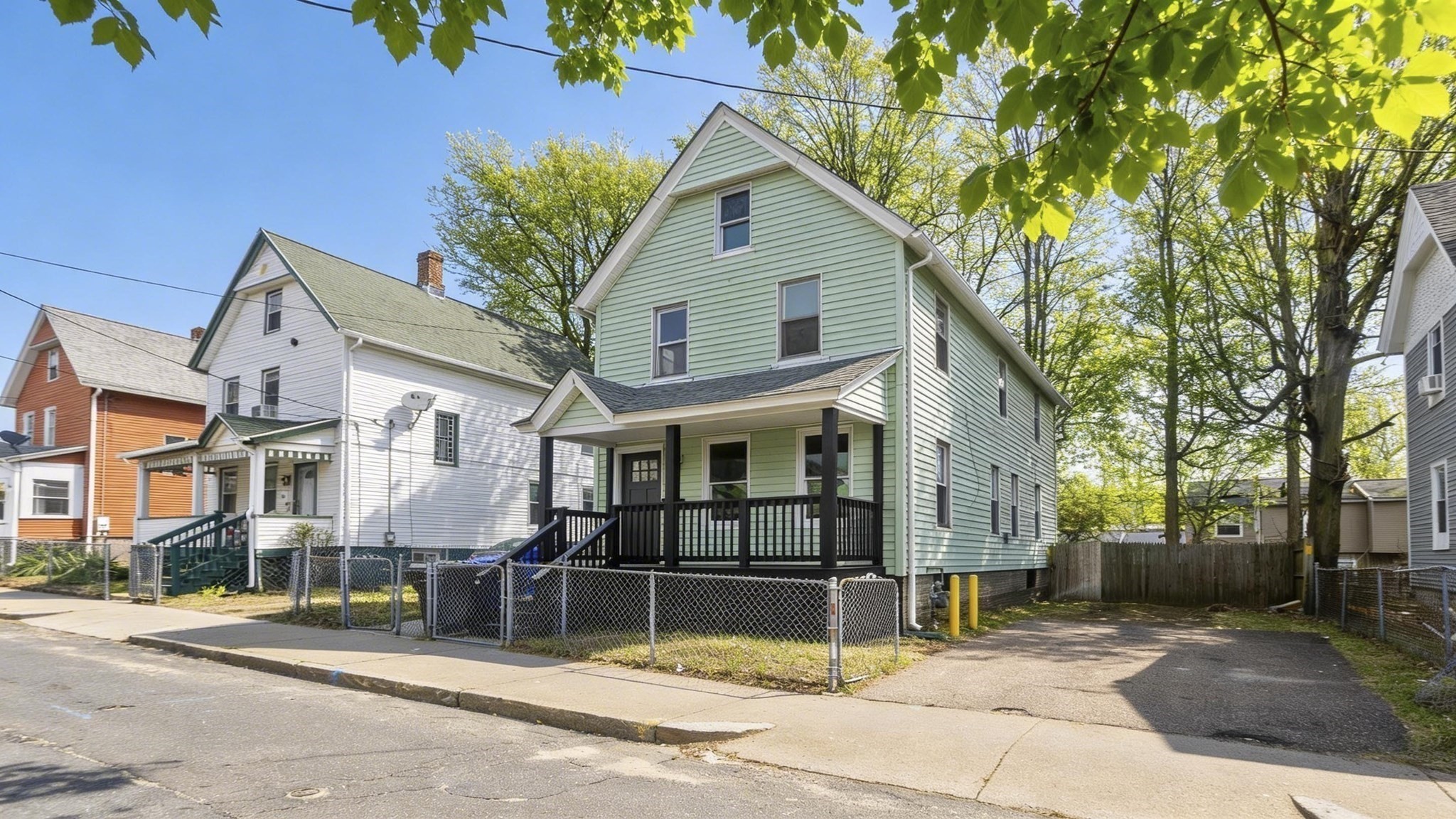 21 Chester St, Springfield, MA 01105