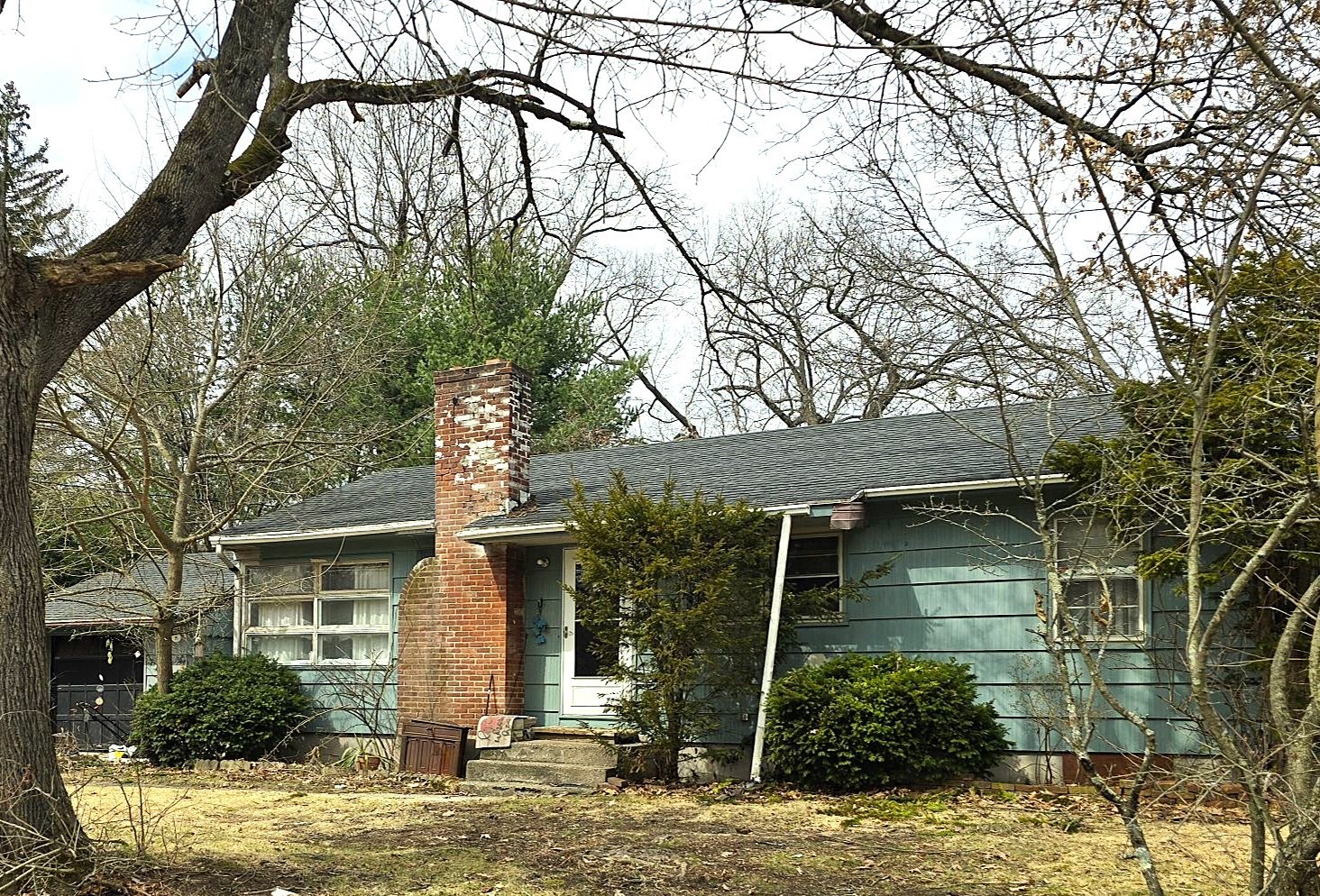 52 Bremen St, Springfield, MA 01108