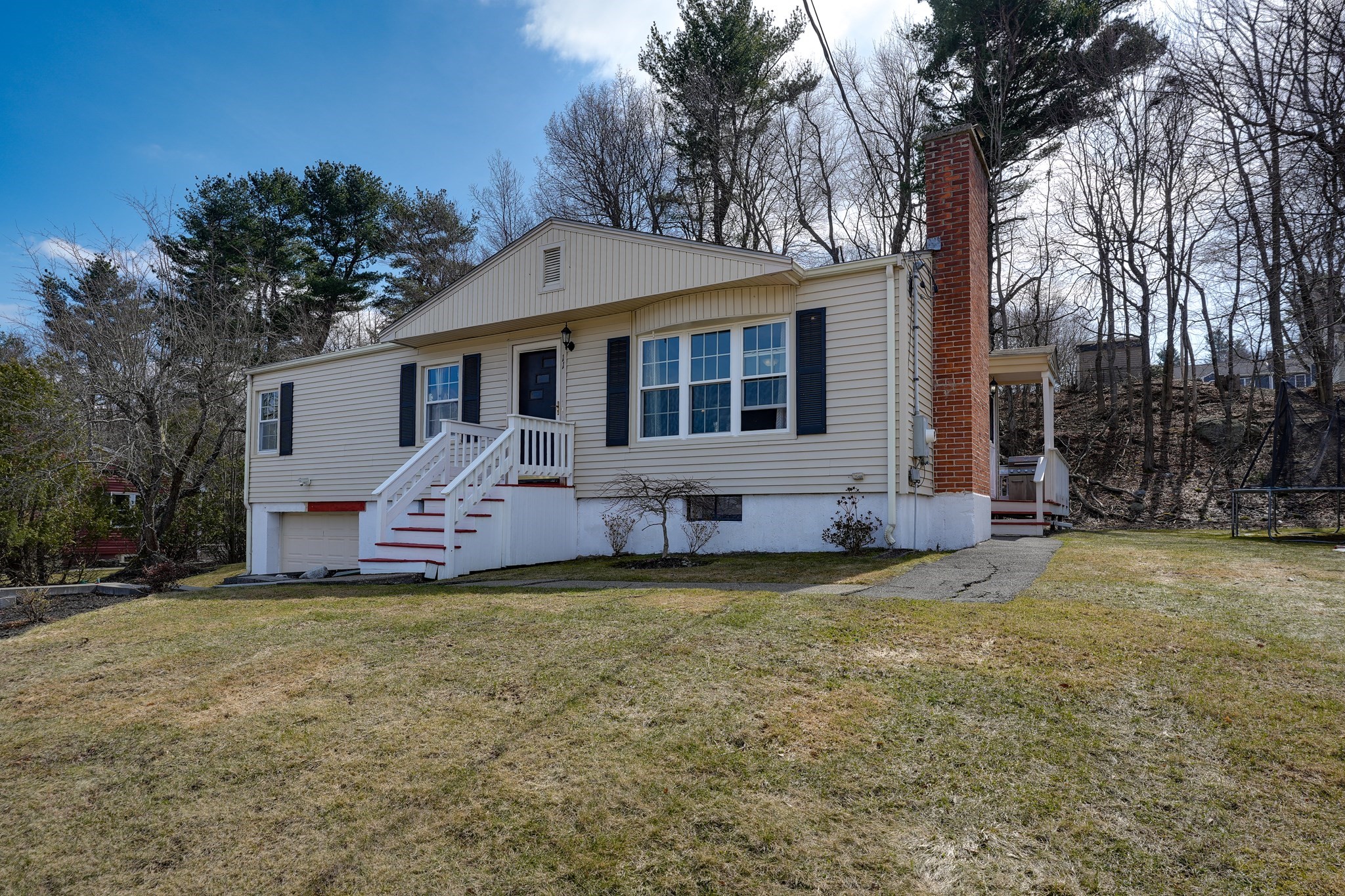 11 Venus Dr, Shrewsbury, MA 01545