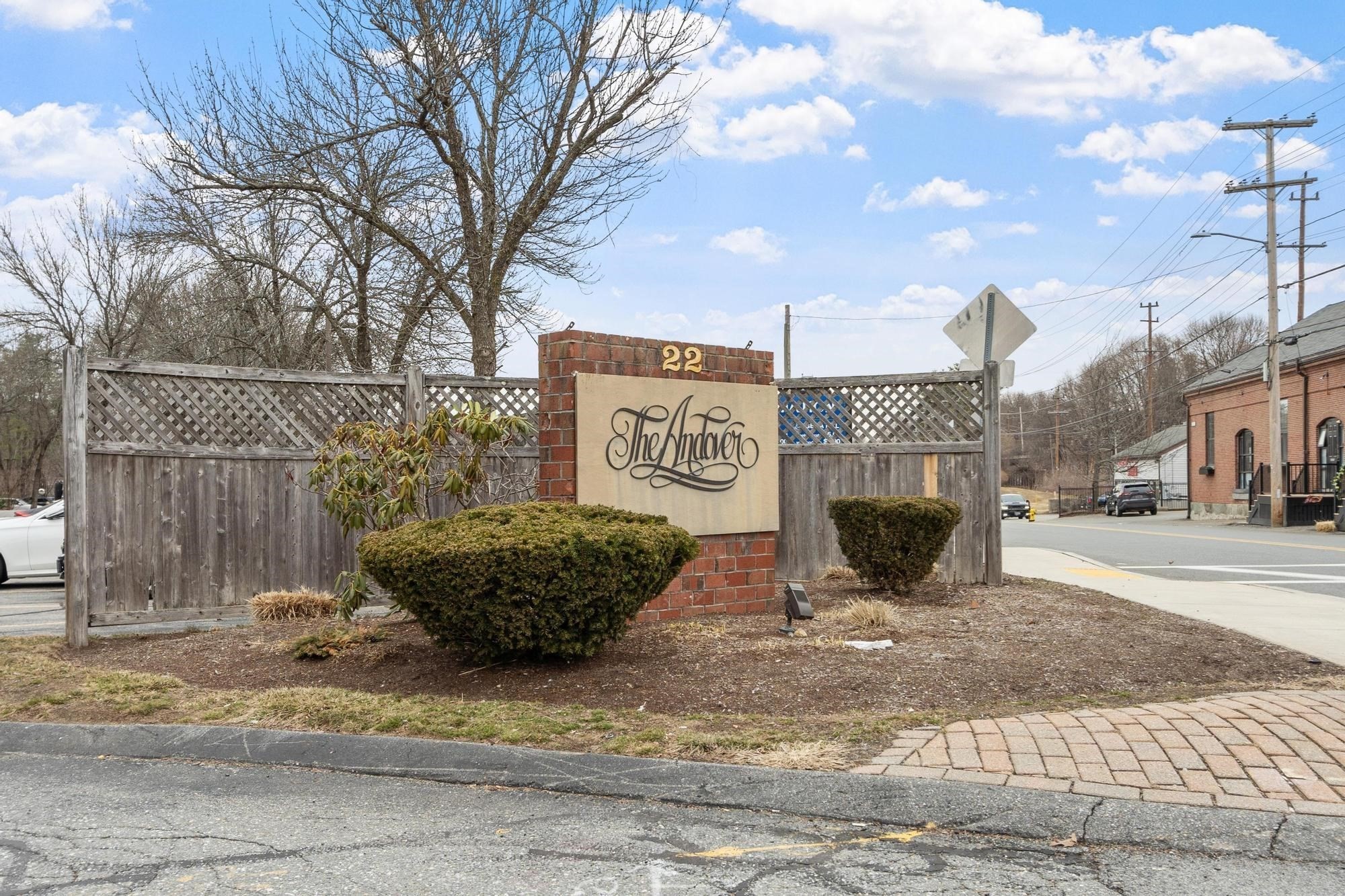 22 Railroad St Unit 504, Andover, MA 01810