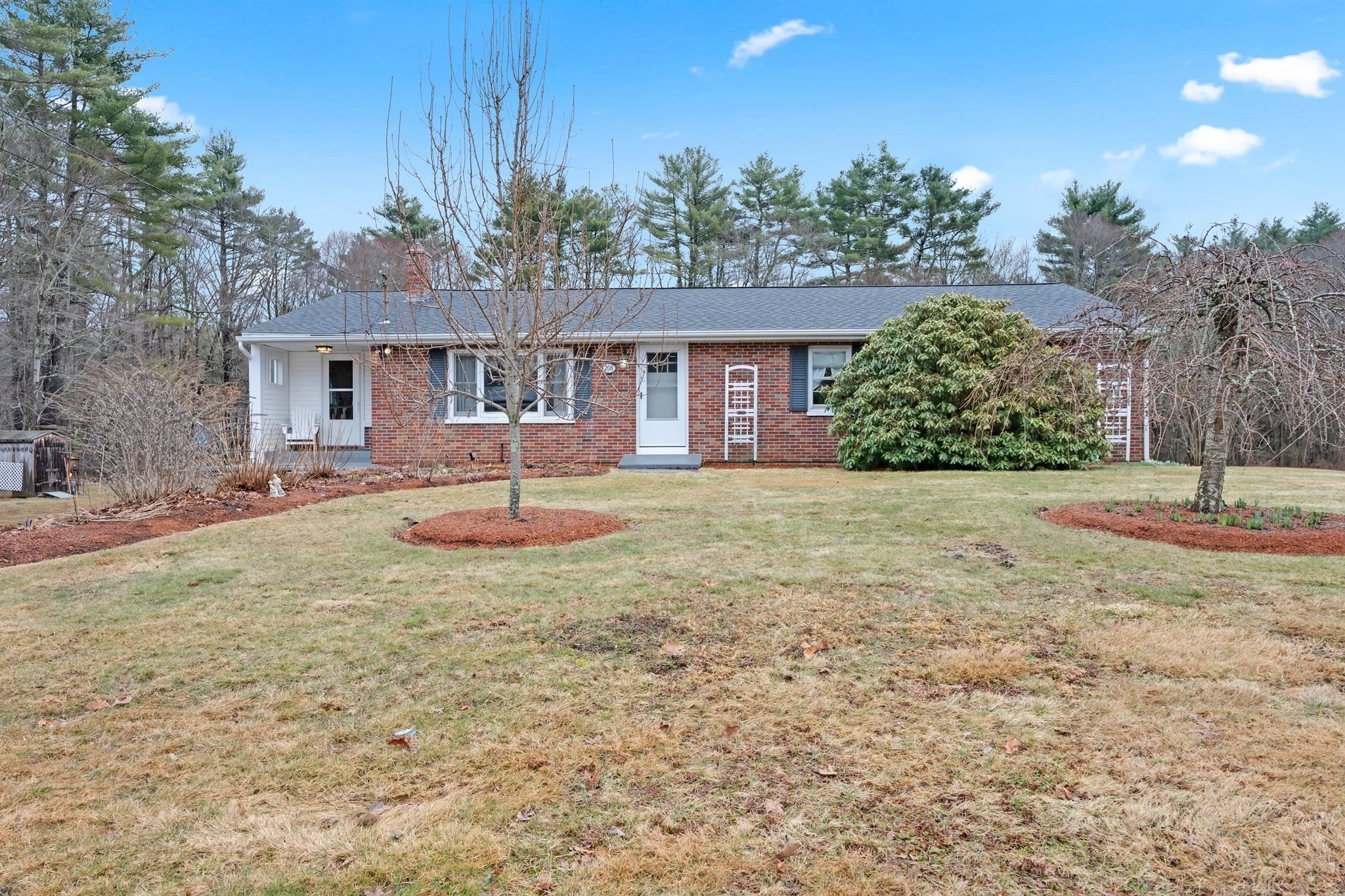 208 New Boston Rd, Sturbridge, MA 01566