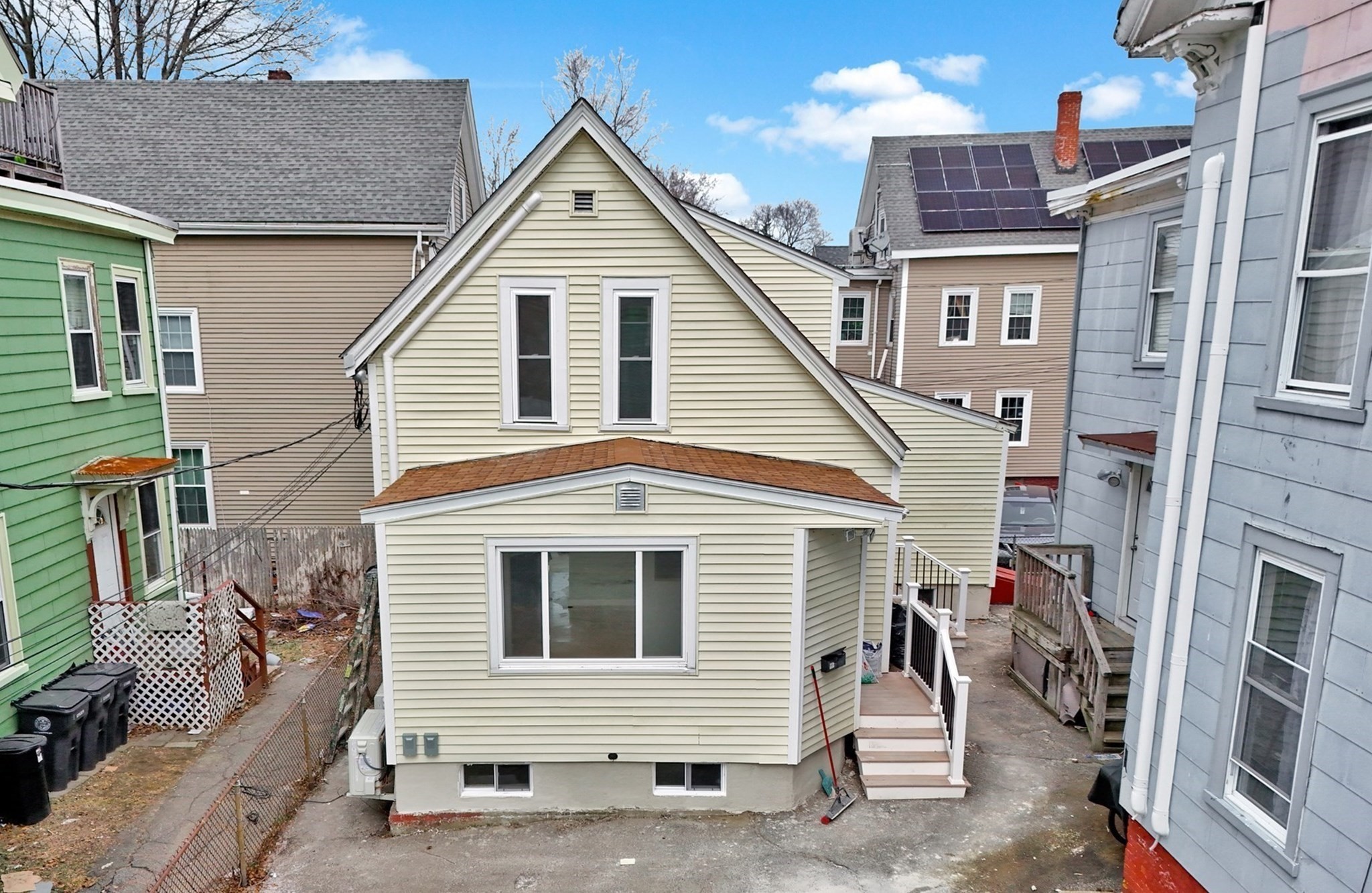 43 6th Avenue, Haverhill, MA 01830