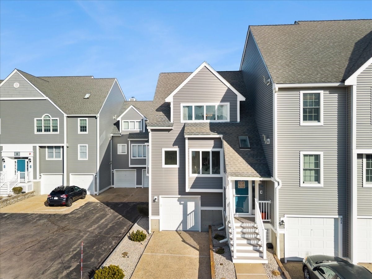 700 Shore Dr Unit 9-901, Fall River, MA 02721