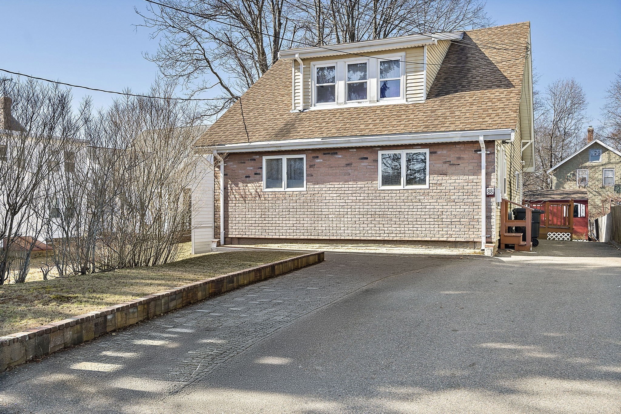 88 Pearl St, Stoughton, MA 02072