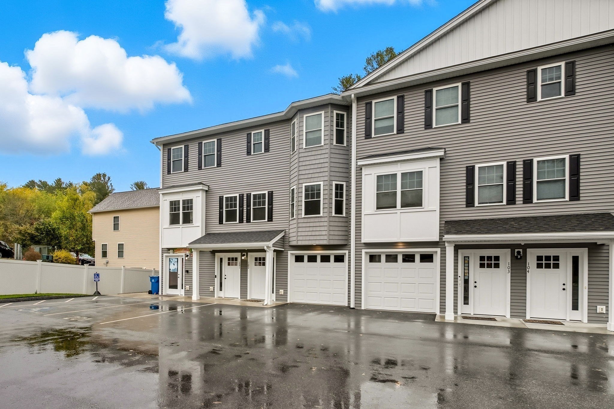 1418 Main St Unit 104, Tewksbury, MA 01876