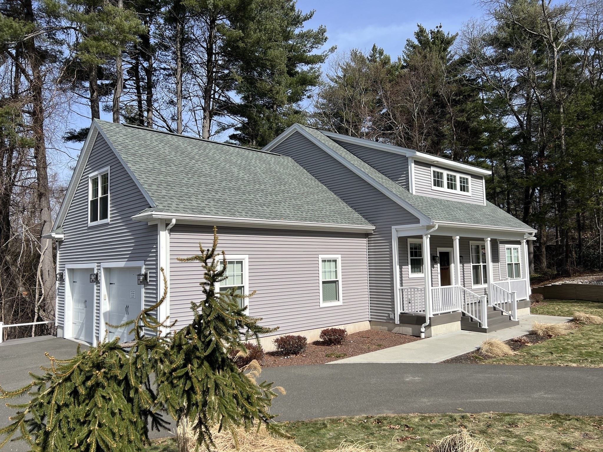 68 Tallyho Dr, Springfield, MA 01118