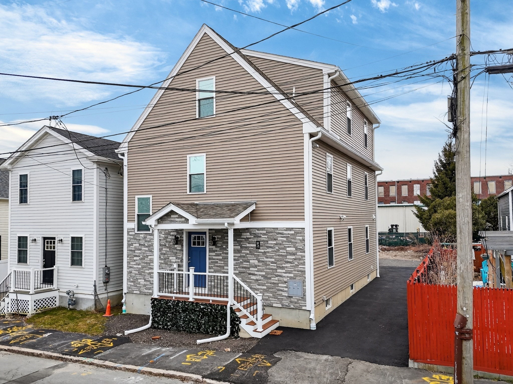 16 Washburn St, New Bedford, MA 02740