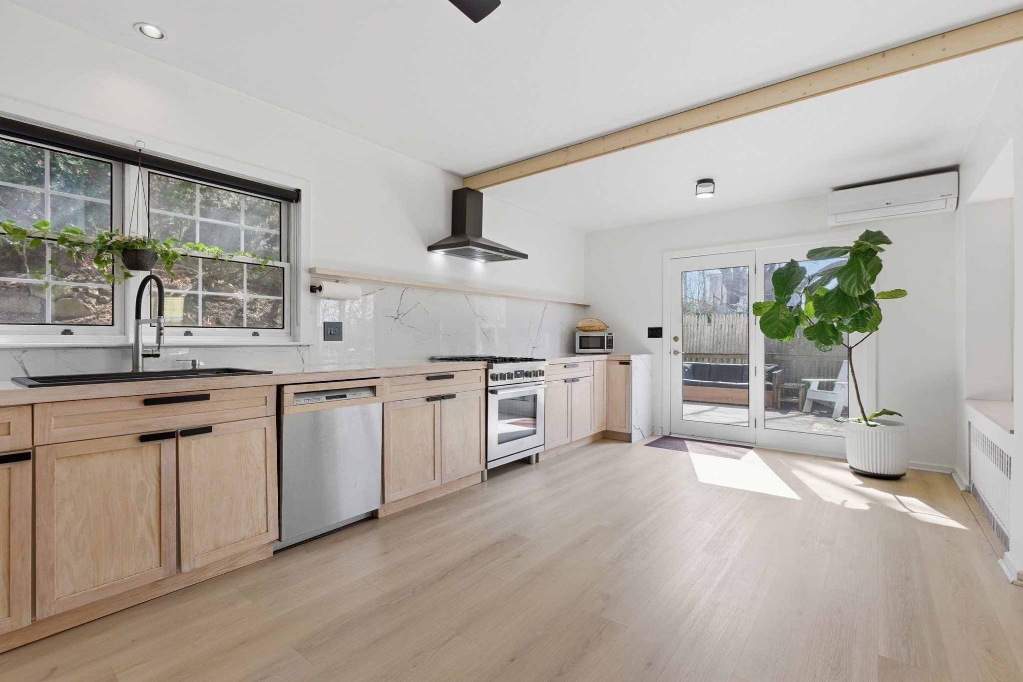 11 Sherwood St Unit 1, Boston - Roslindale, MA 02131