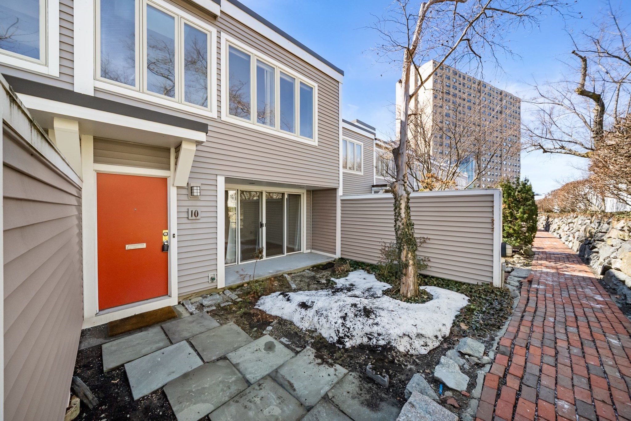 10 Fresh Pond Place Unit 10, Cambridge, MA 02138