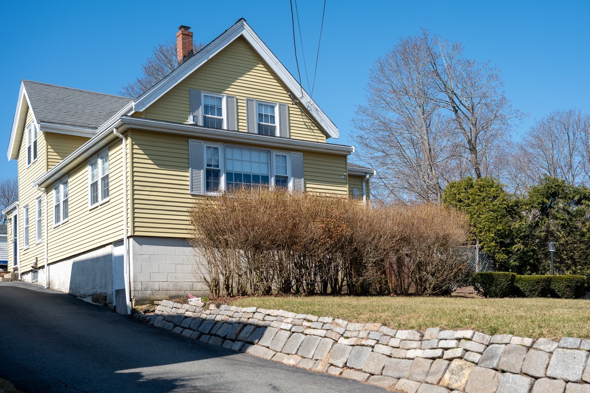 18 Hobart St, Braintree, MA 02184