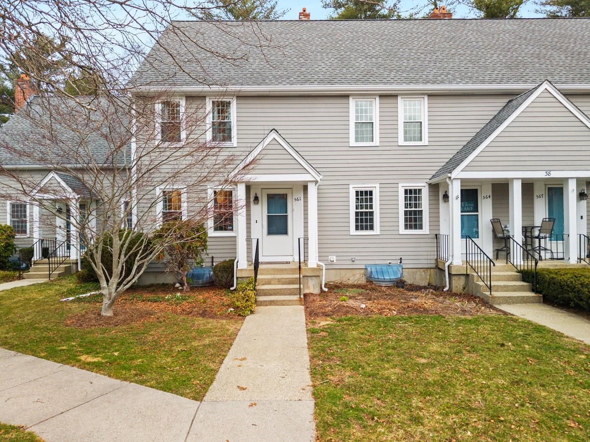 561 Twin Lakes Dr Unit 561, Halifax, MA 02338