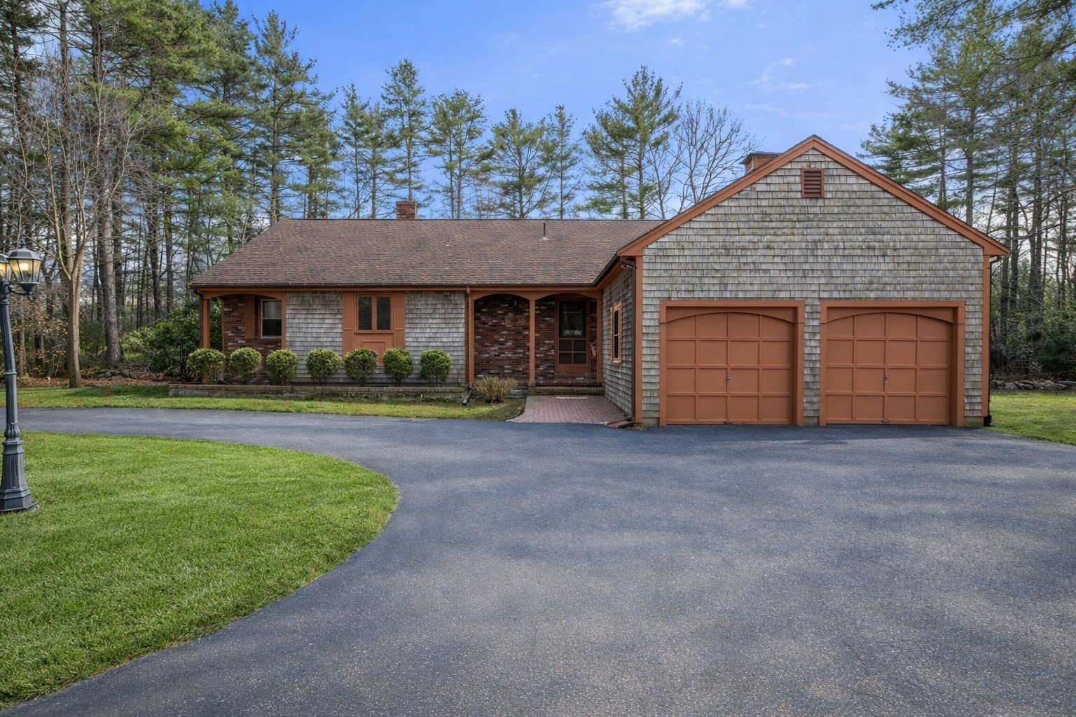 945 Walnut Plain Rd, Rochester, MA 02770
