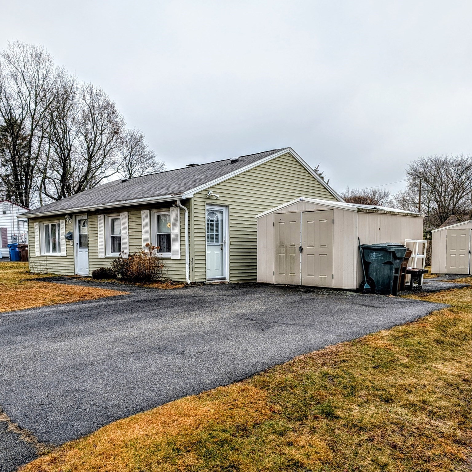 5 Clarendon Rd, Auburn, MA 01501
