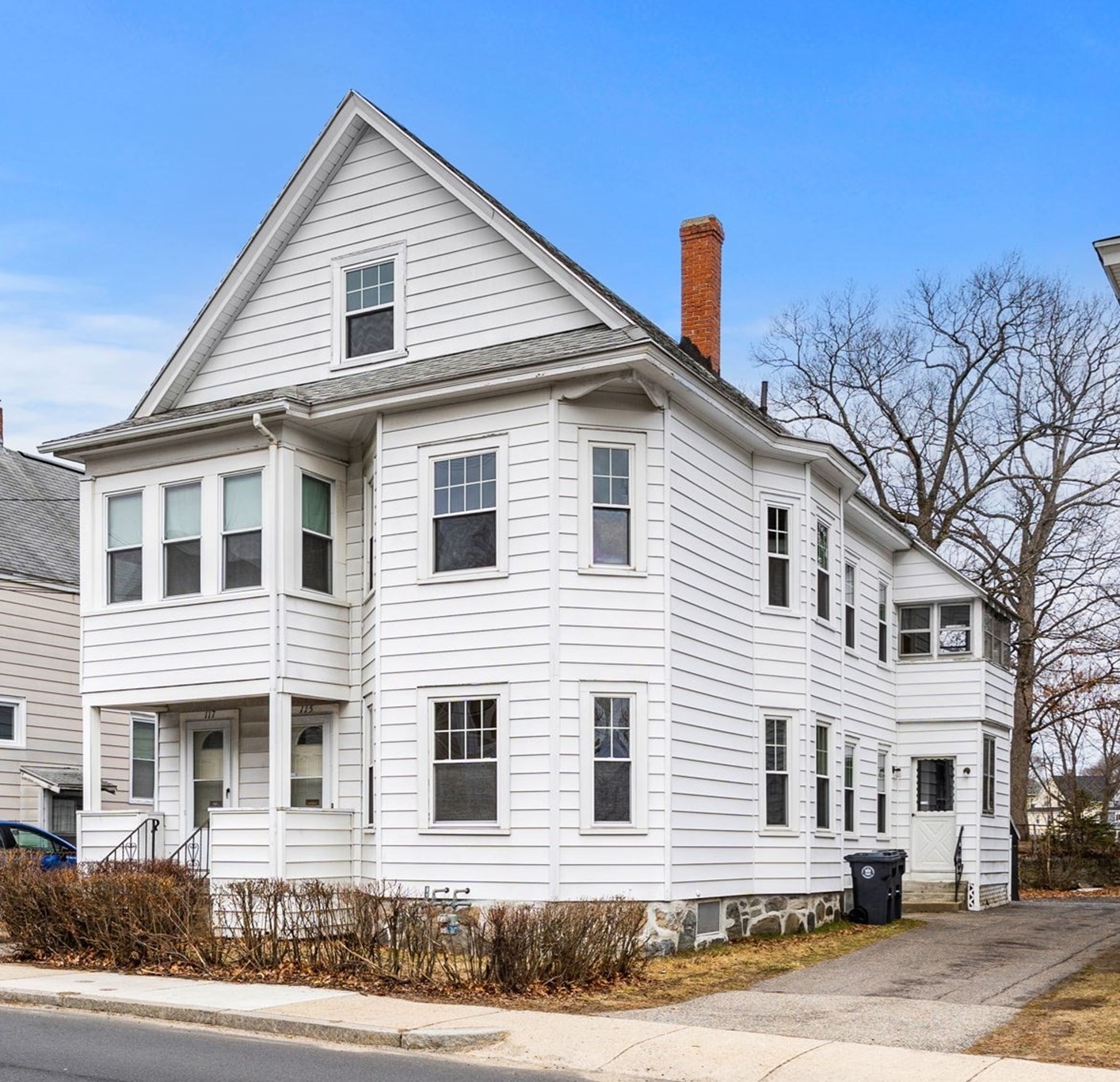 115 Oakland Ave, Methuen, MA 01844