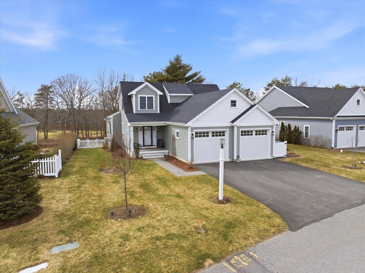 32 Pebble Beach Dr, Plymouth, MA 02360