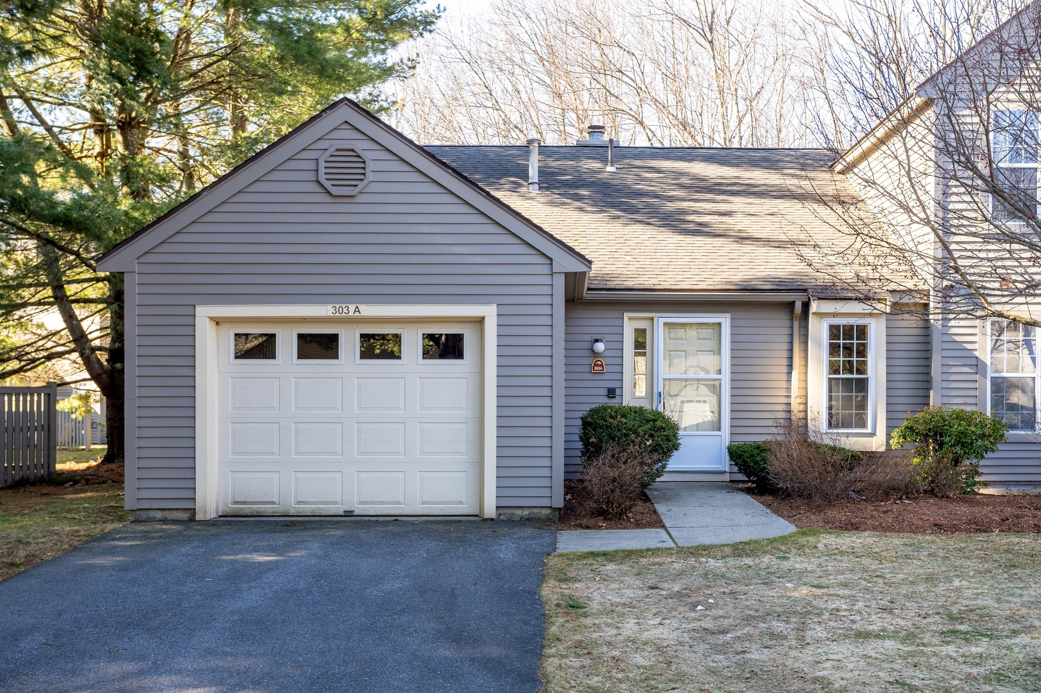 303 Ridgefield Cir Unit A, Clinton, MA 01510