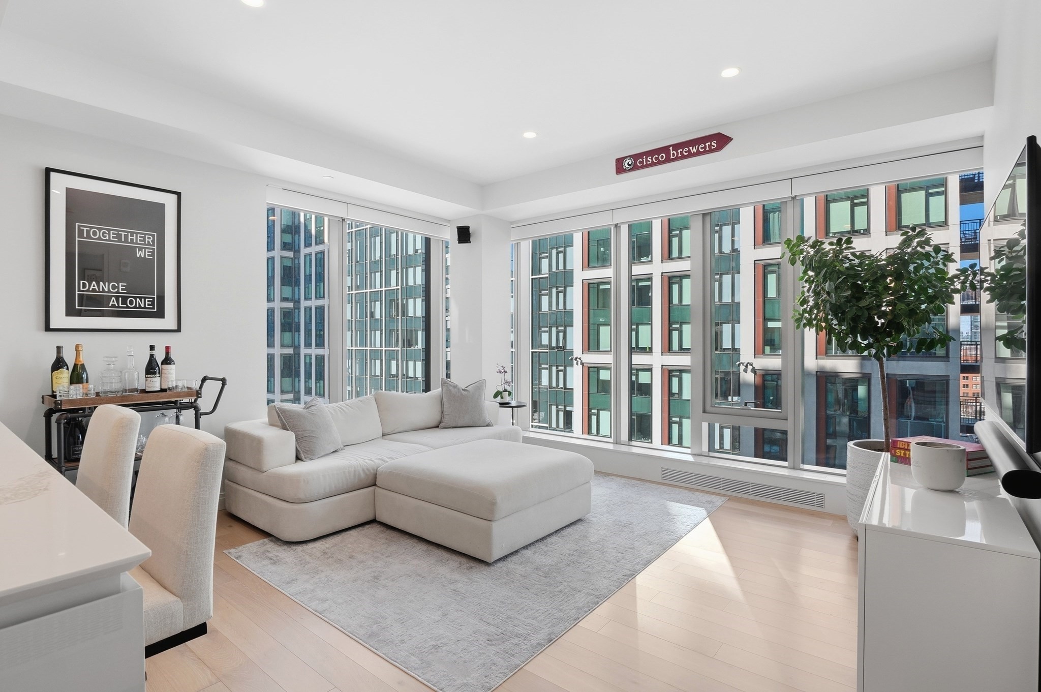 135 Seaport Blvd Unit 1007, Seaport, Boston, MA 02210