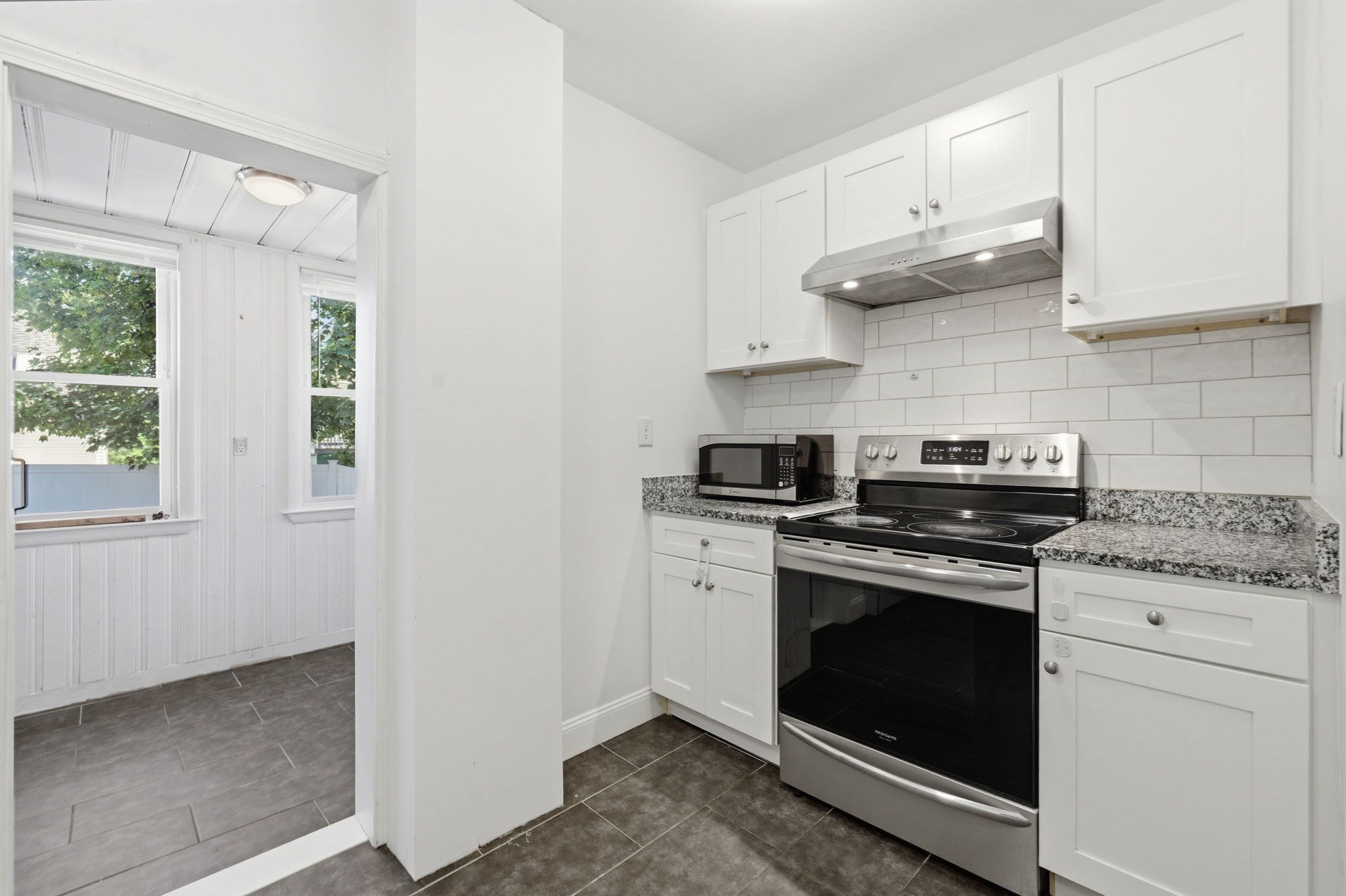 15 Waverly Ave, Everett, MA 02149 - Image 8