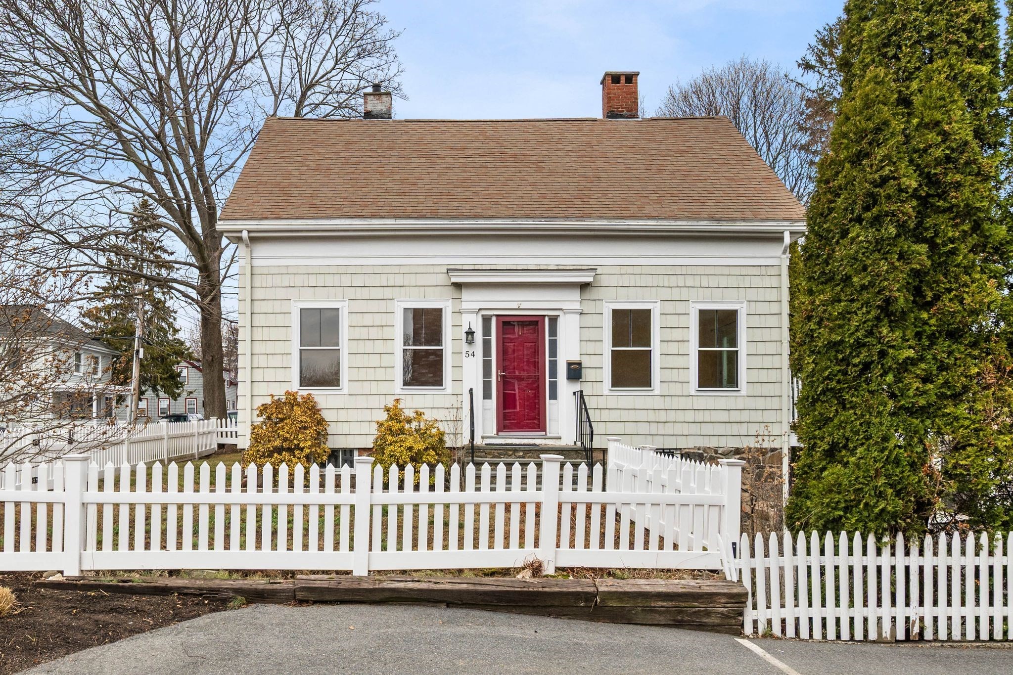 54 Rowland St, Marblehead, MA 01945