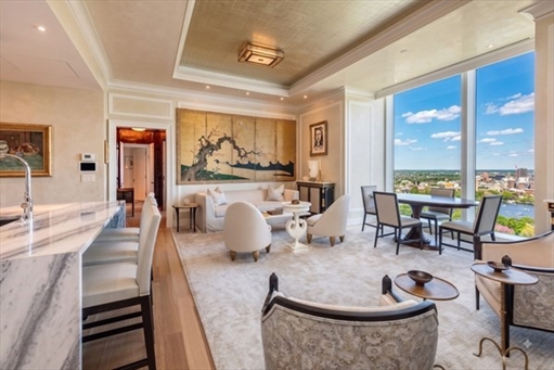 1 Dalton St, Apt 3902
