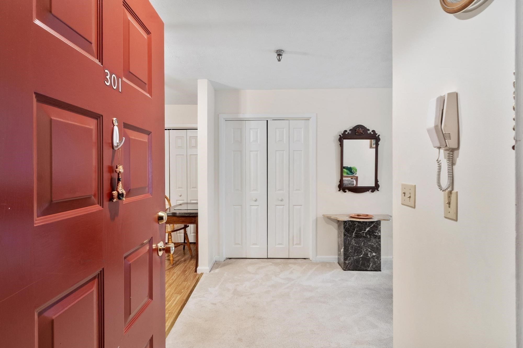 21 Dallas Dr Unit 301, Dracut, MA 01826