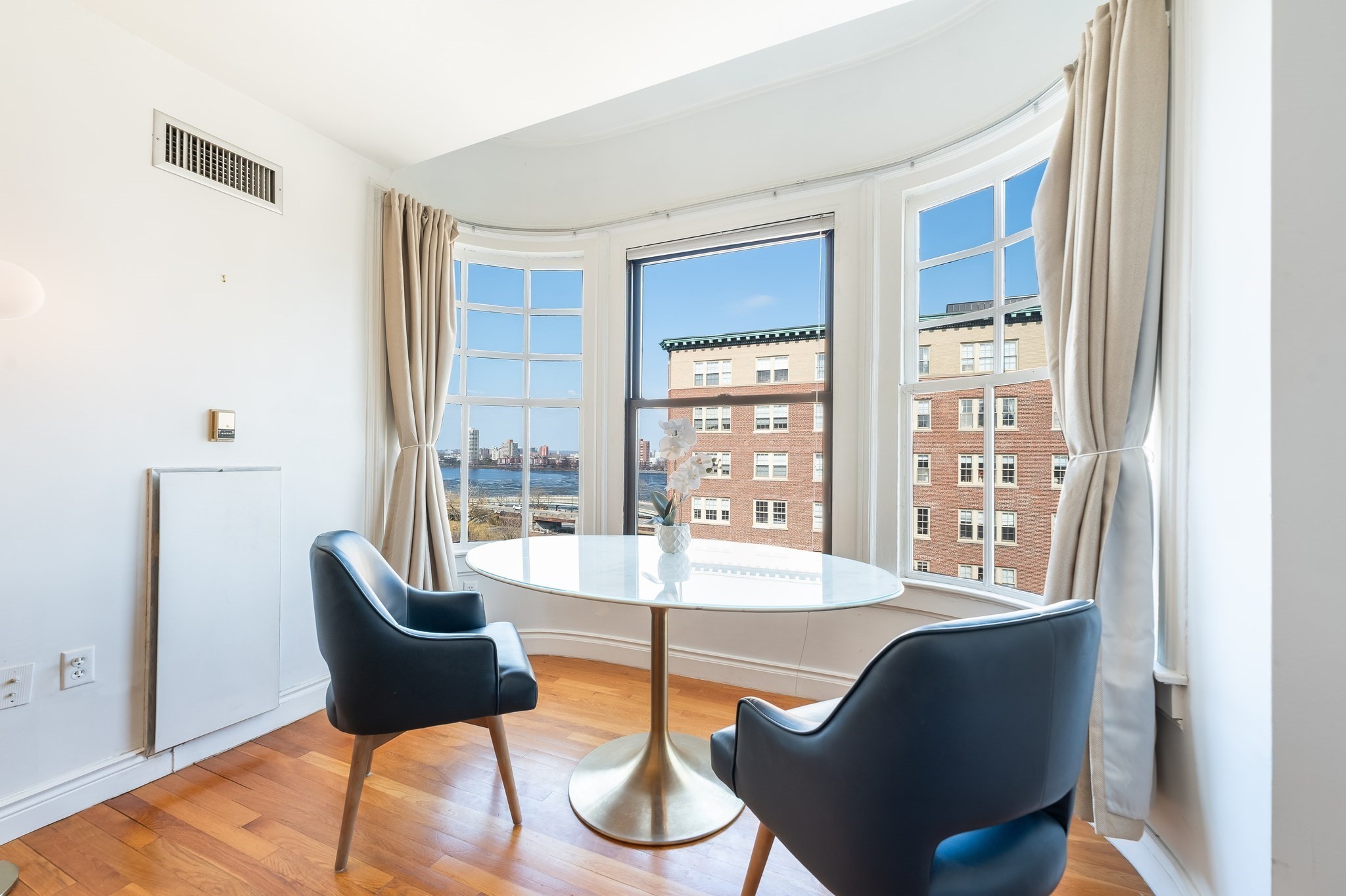 4 Charlesgate East Unit 703, Back Bay, Boston, MA 02115