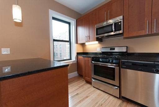6 Lothian Rd, Apt 3