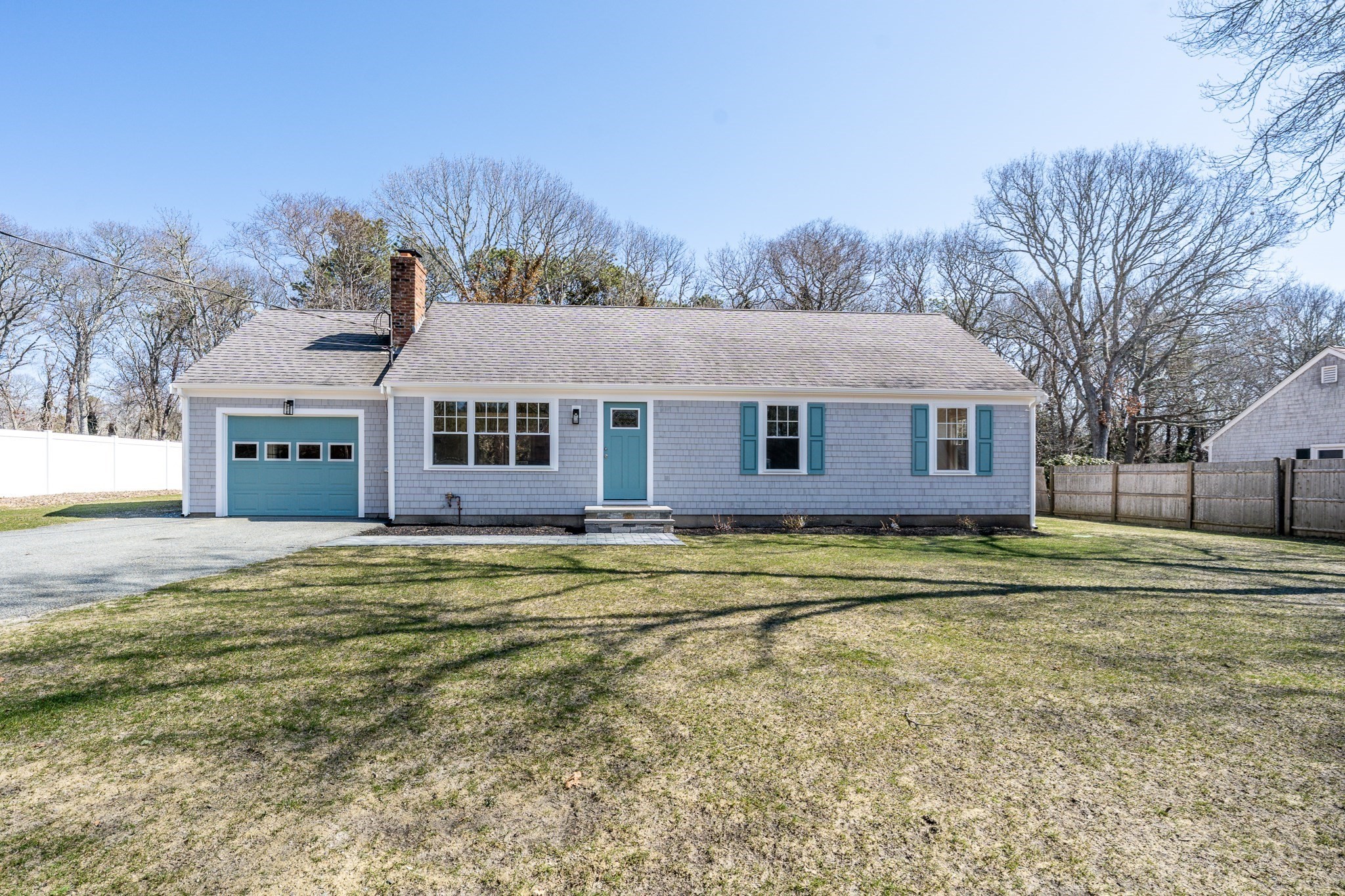 98 Wagon Ln, Barnstable, MA 02601