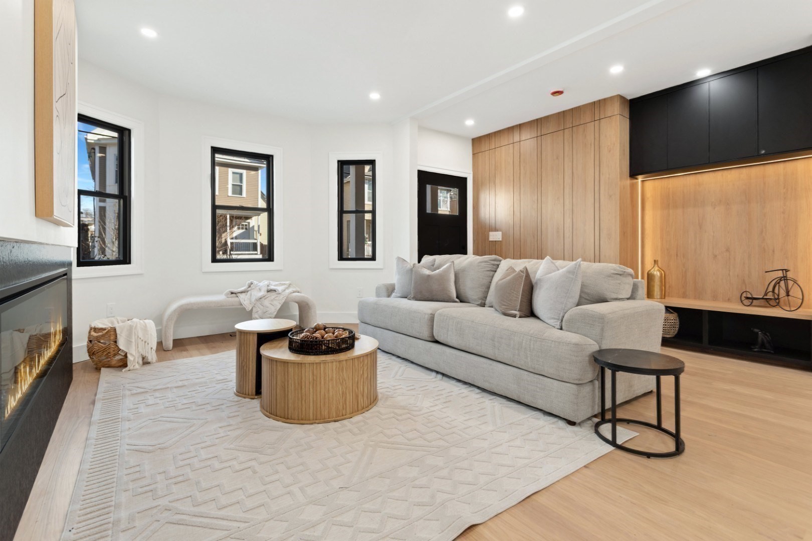 10 Bartlett St Unit 1, Somerville, MA 02145