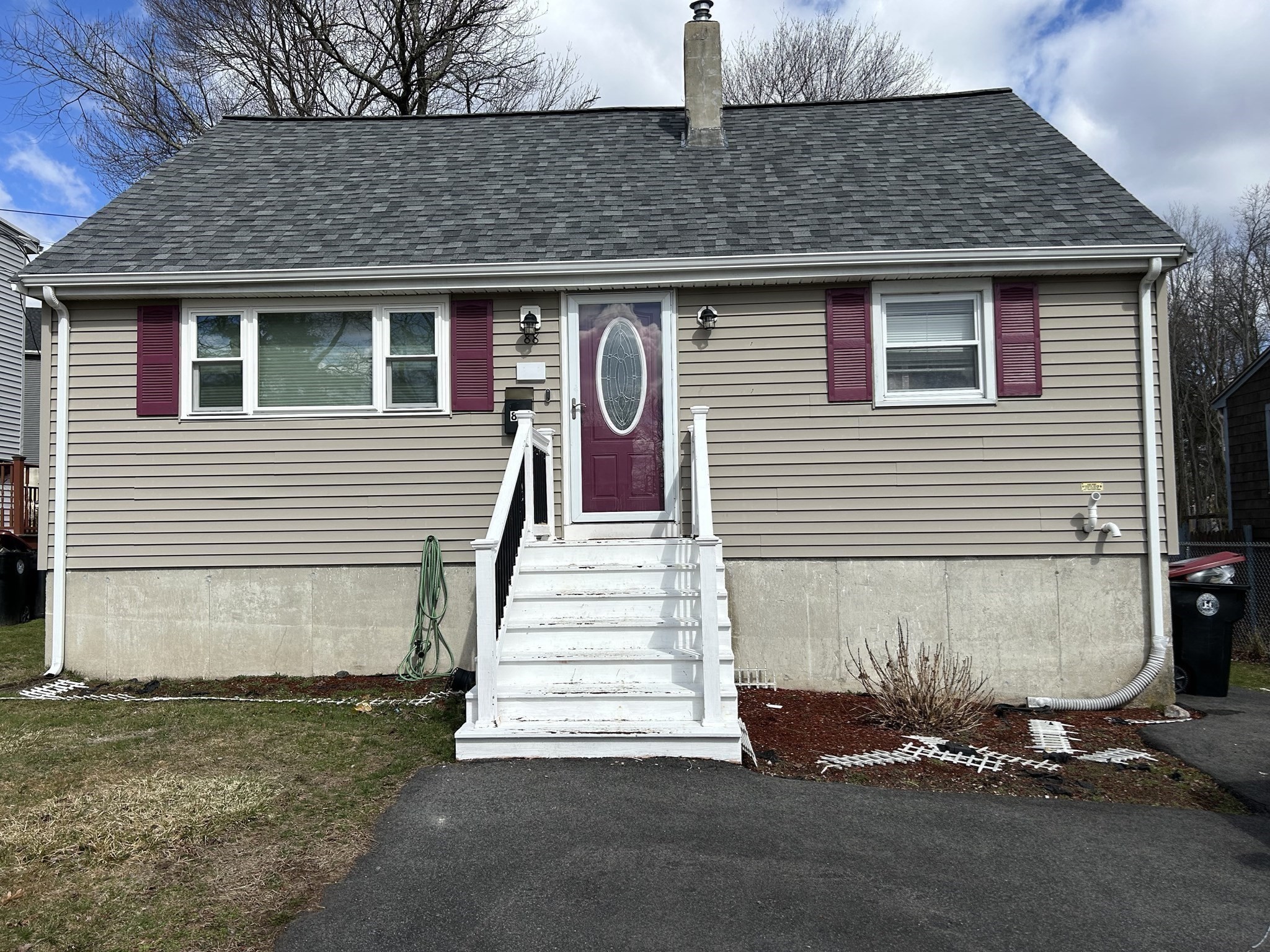 88 Pinehurst Ave, Brockton, MA 02302