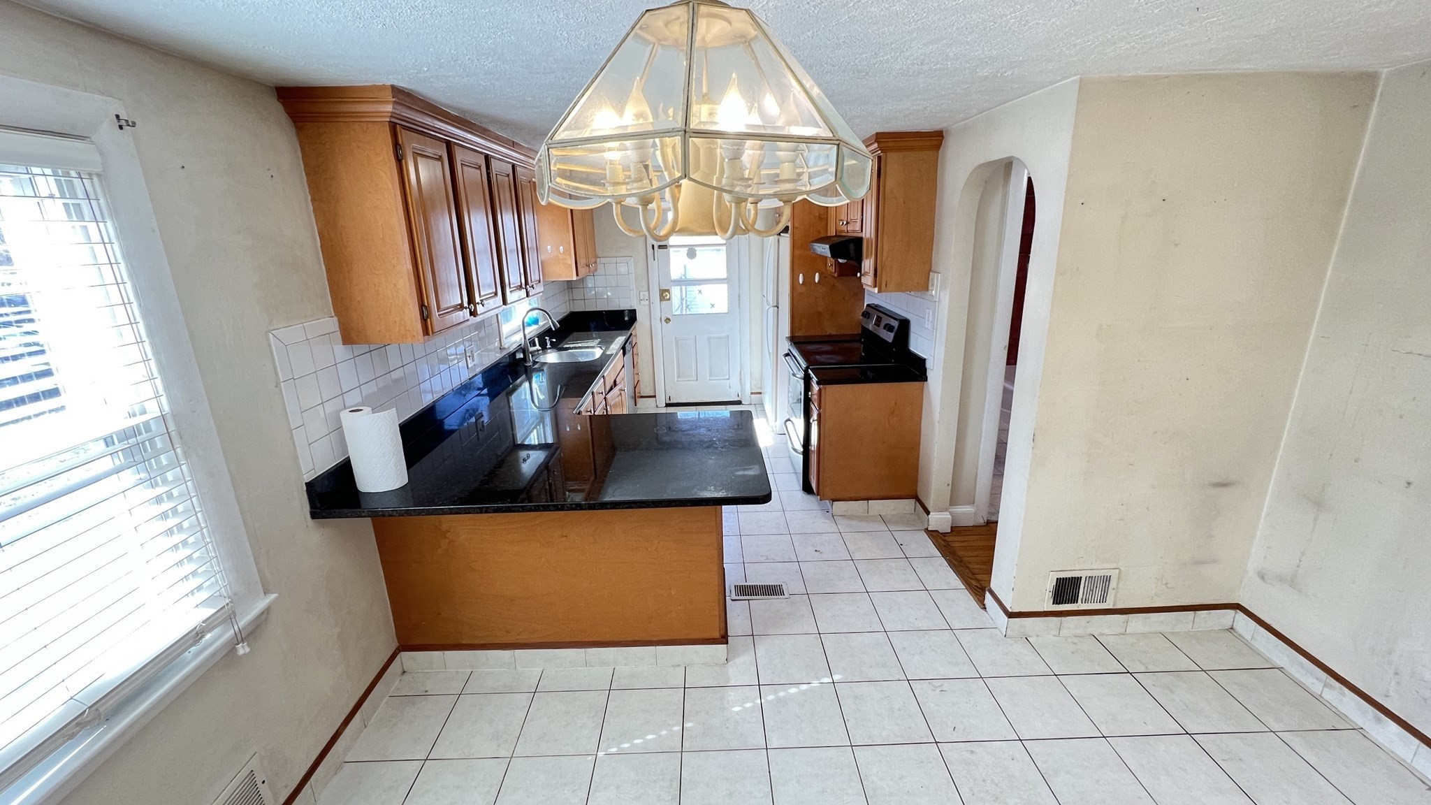 2 Carpenter Rd, Lynnfield, MA 01940 - Image 6