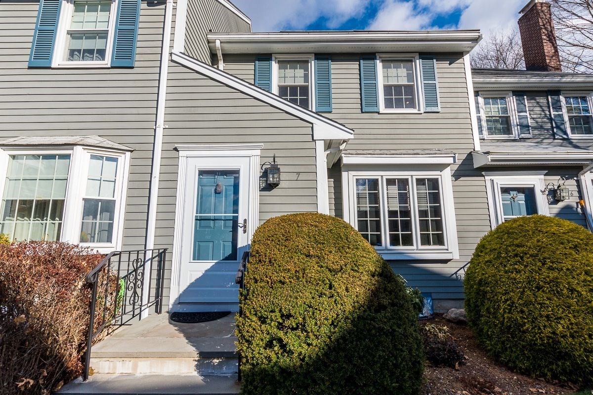 7 Washington Green Unit 7, Walpole, MA 02032